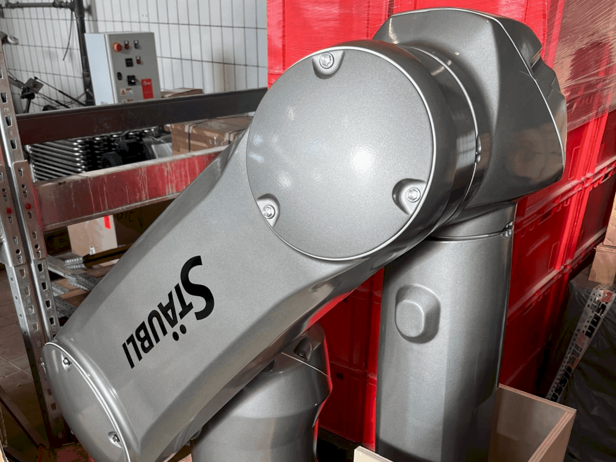 Frontansicht der STAUBLI TX2-160 LHE Maschine