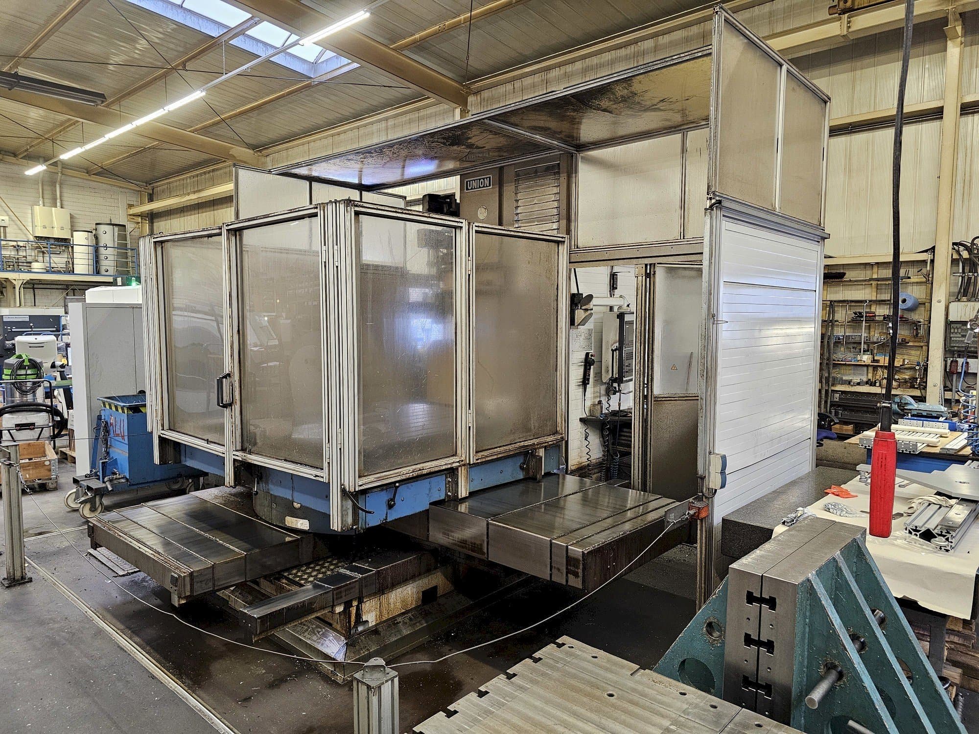 Frontansicht der UNION TC 110 Maschine