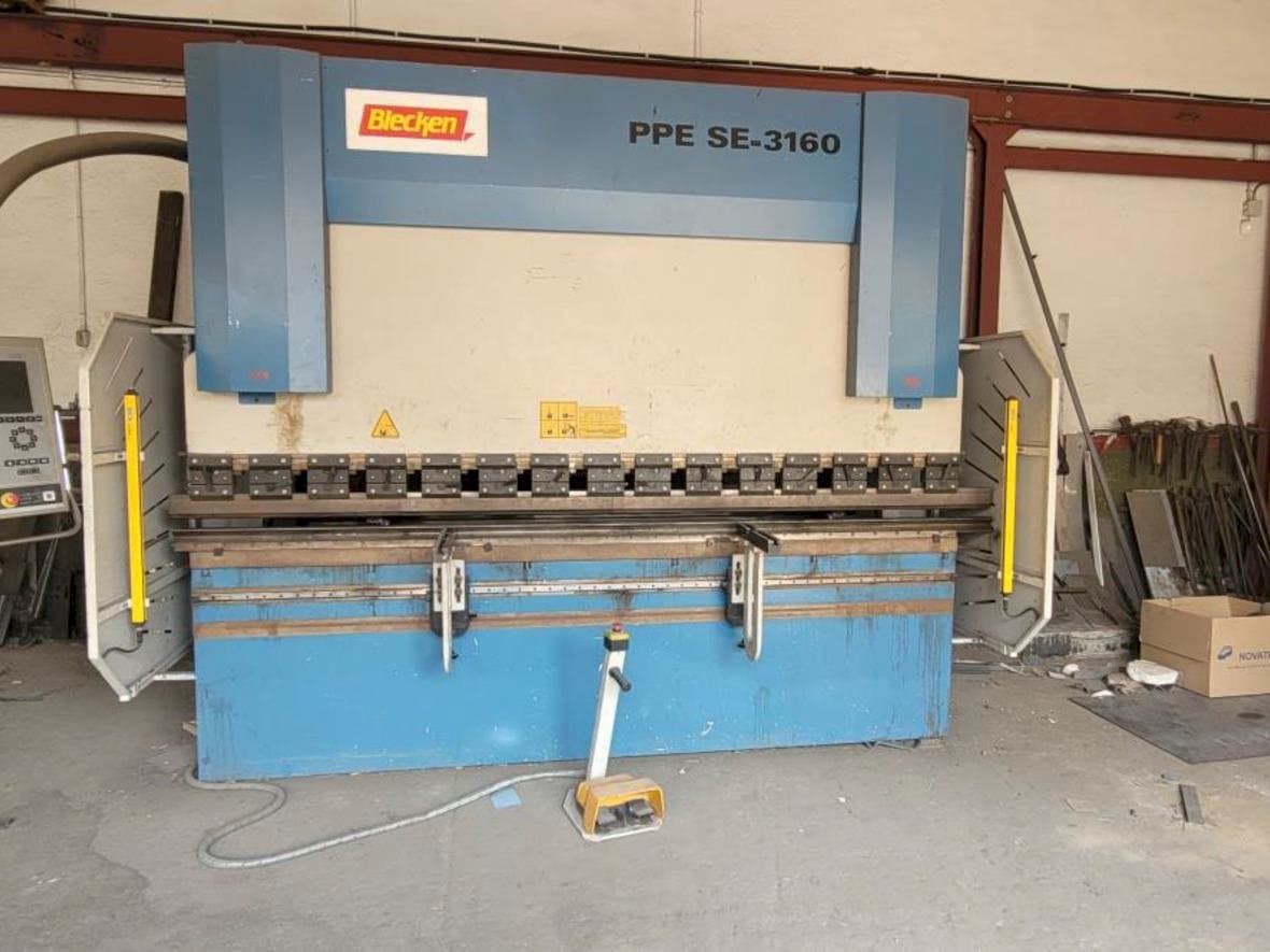 Frontansicht der Blecken PPE SE-3160 Maschine