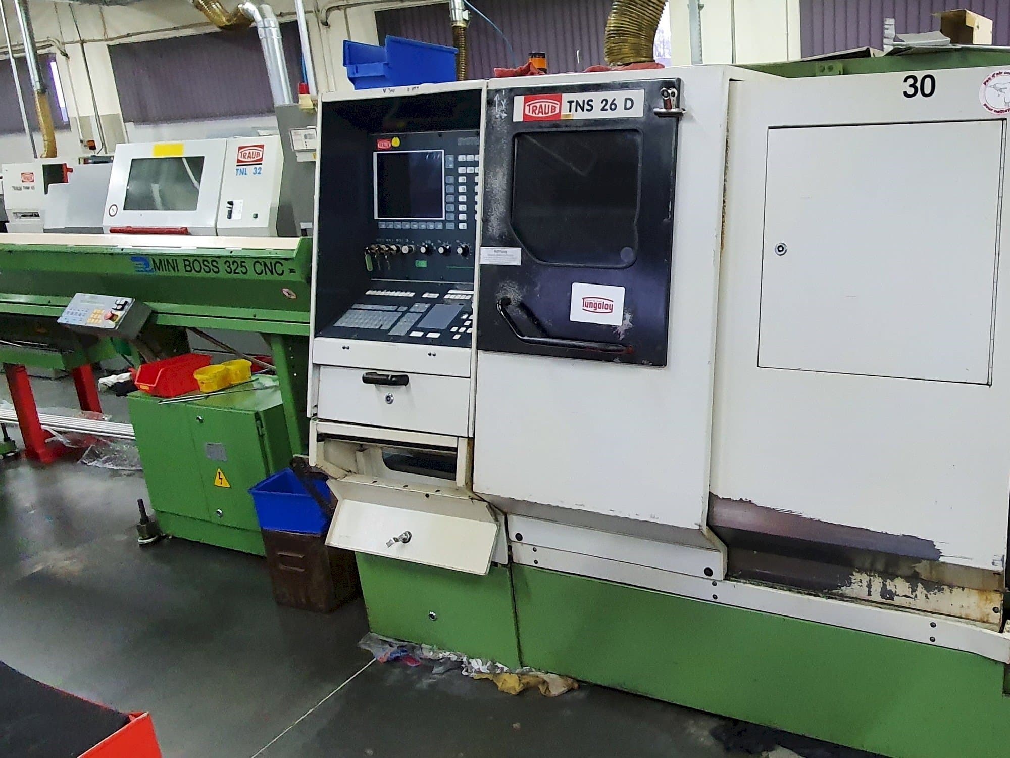 Frontansicht der TRAUB TNS 26 DGY Maschine