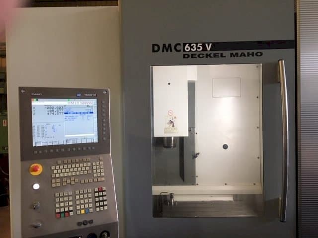 Frontansicht der DECKEL MAHO DMC 635 V  Maschine