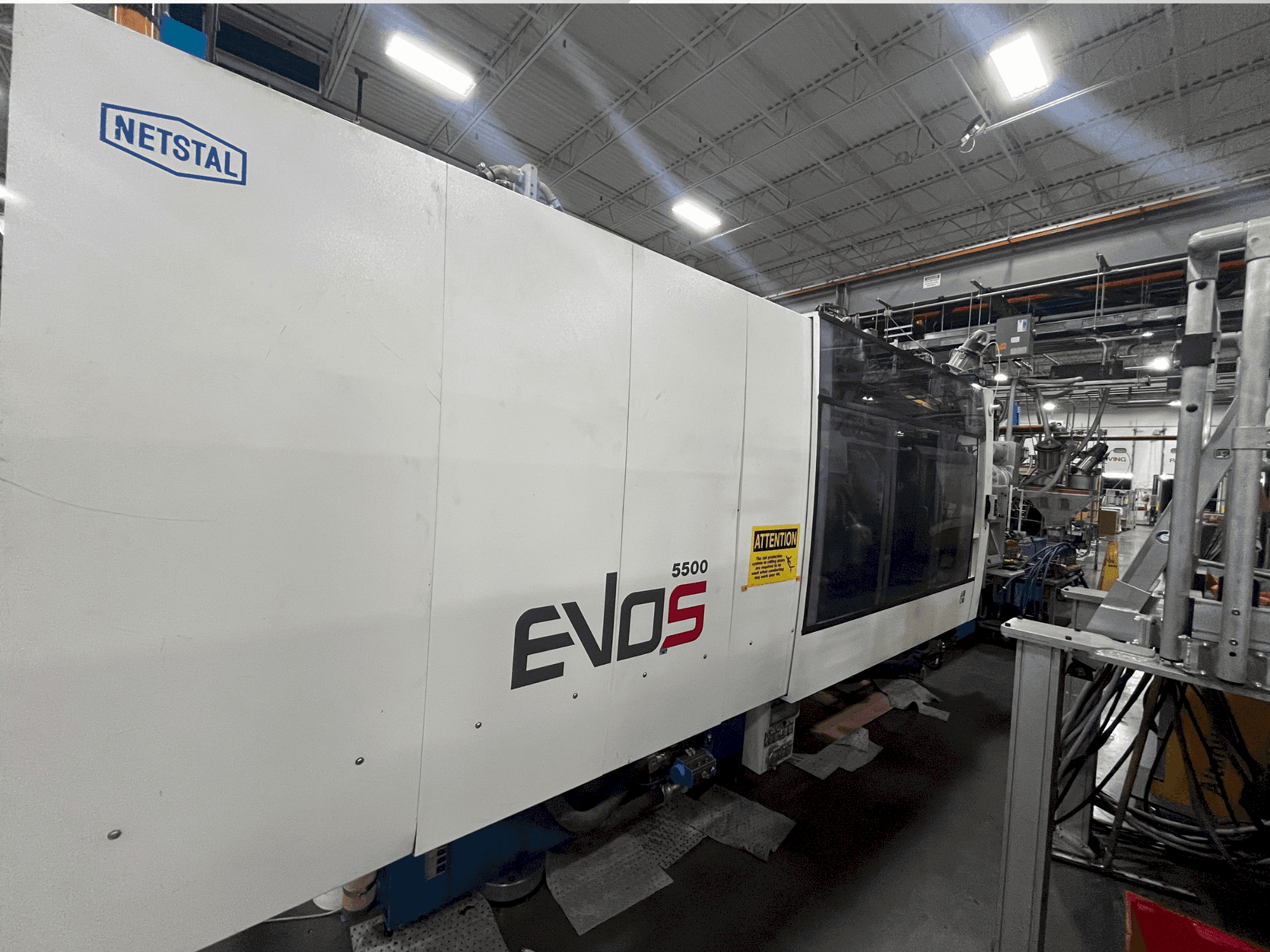 Frontansicht der Netstal EVOS 5500-2900 Speed  Maschine
