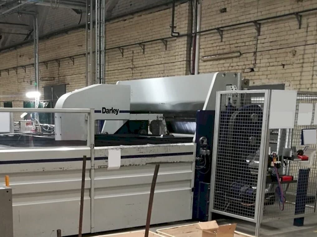 Frontansicht der Darley MF 2502 Maschine