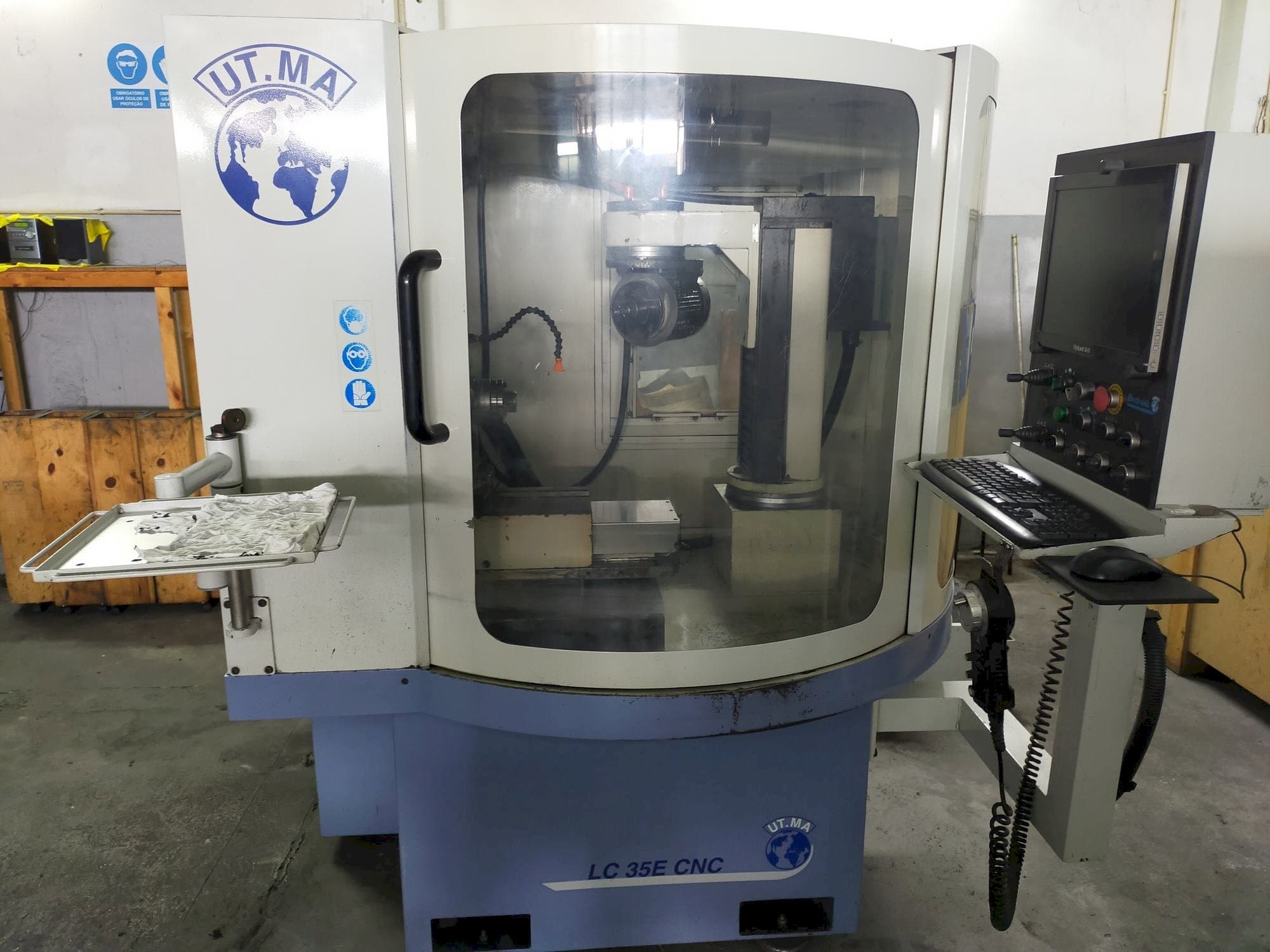 Frontansicht der UT.MA LC 35E Maschine