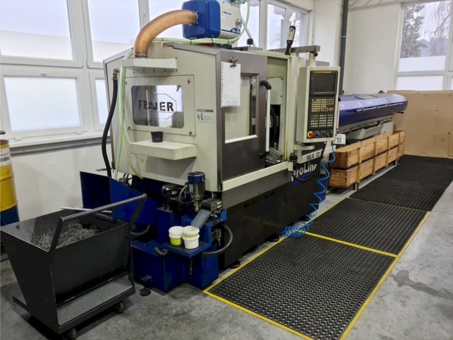 Linke Seitenansicht der Maier MLK 32 D Maschine