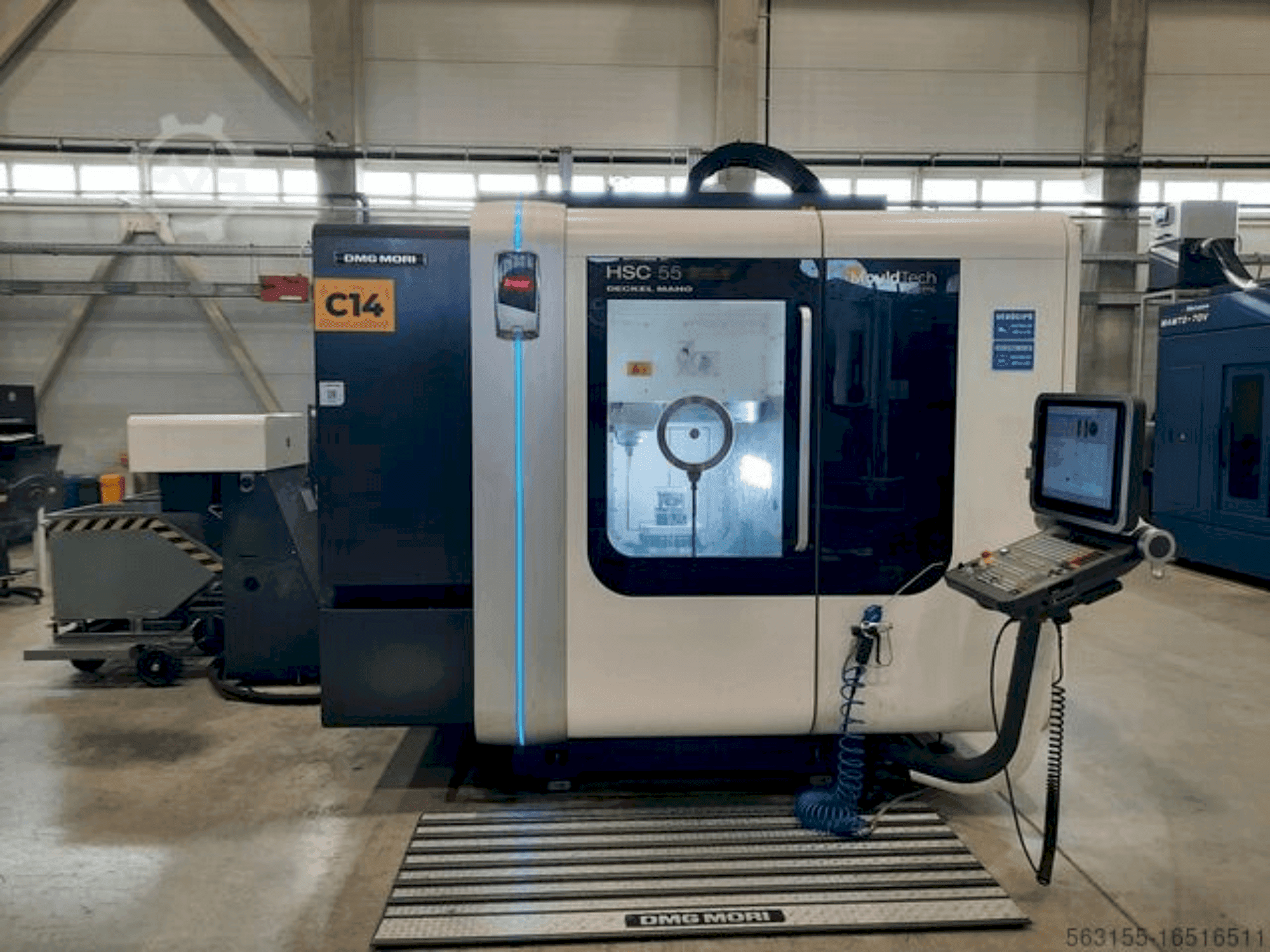 Frontansicht der DMG MORI HSC 55 linear Maschine