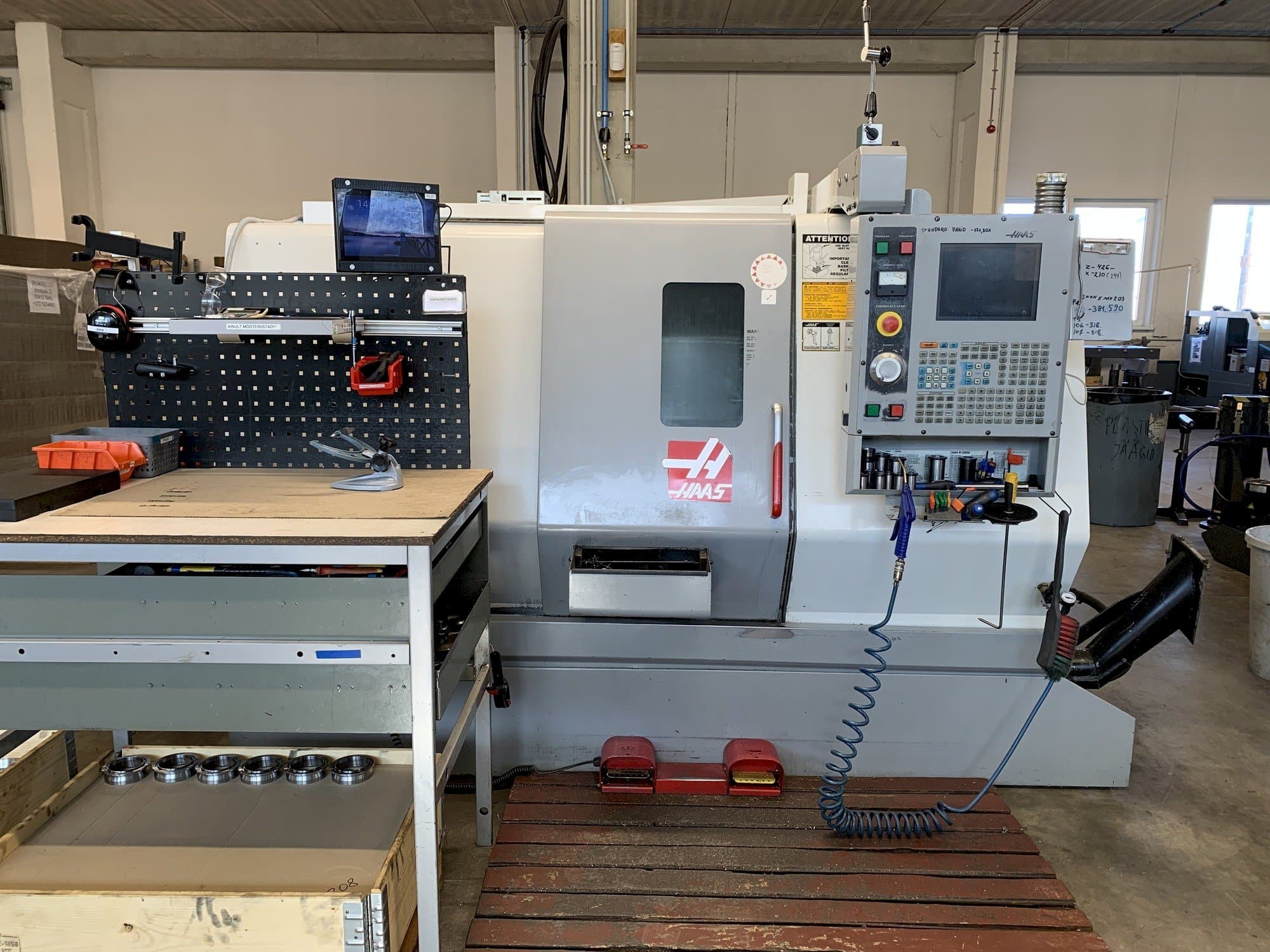 Frontansicht der HAAS SL-20 TCF Maschine