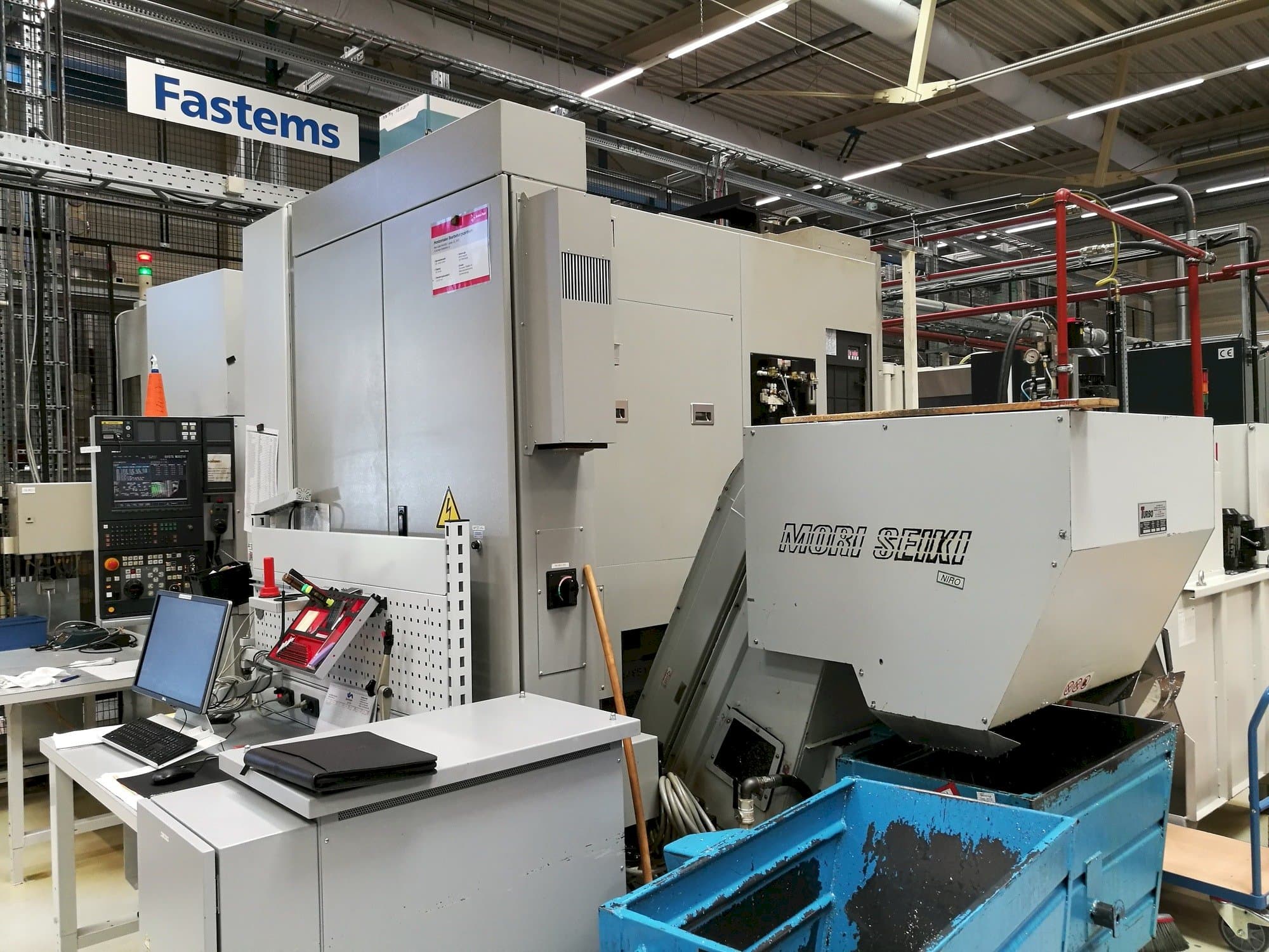 Frontansicht der MORI SEIKI NH 5000 Maschine