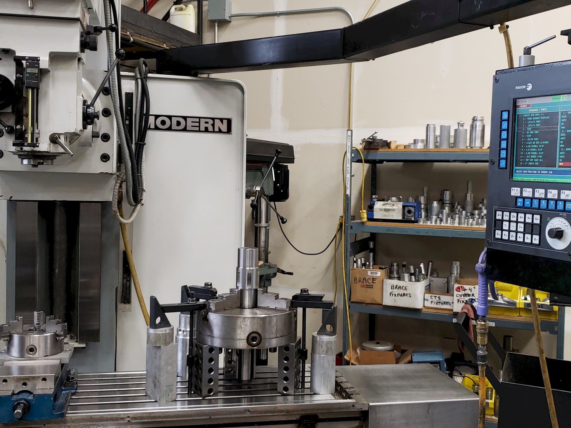 Frontansicht der Modern MB 20 Maschine