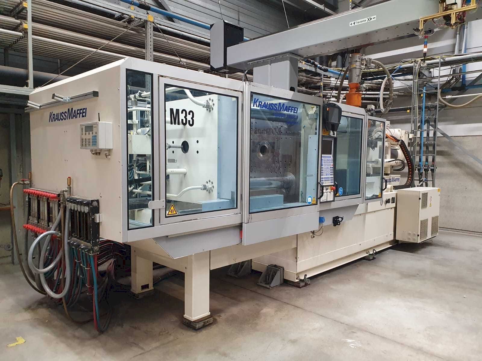 Frontansicht der Krauss Maffei 280-1900 C3 Maschine