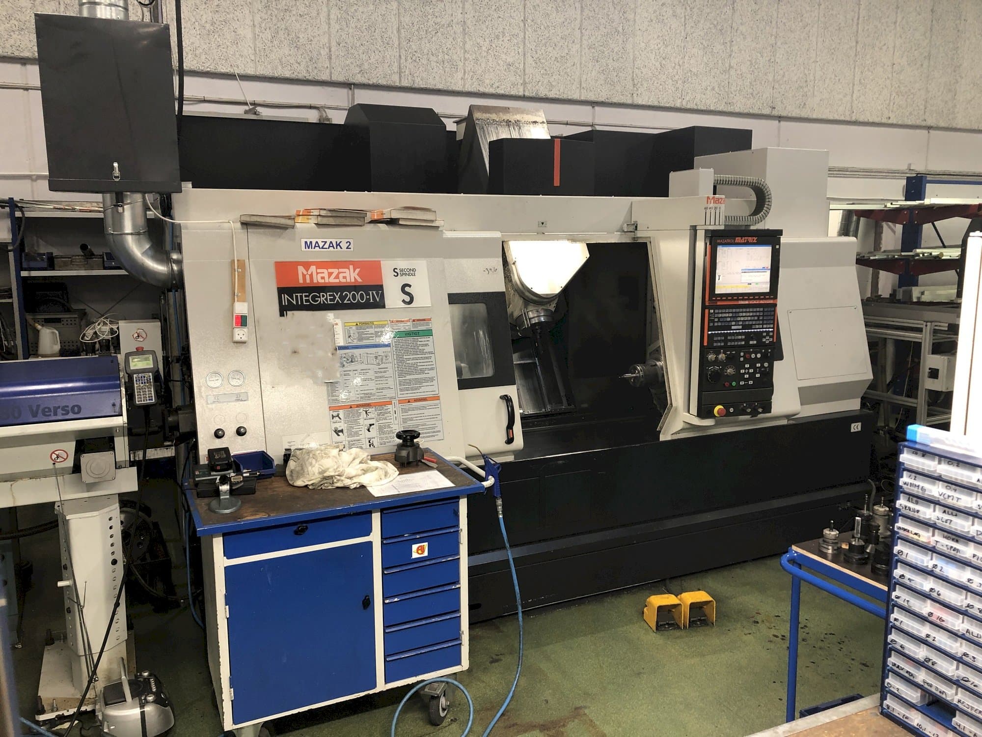 Frontansicht der Mazak INTEGREX 200-IV Maschine