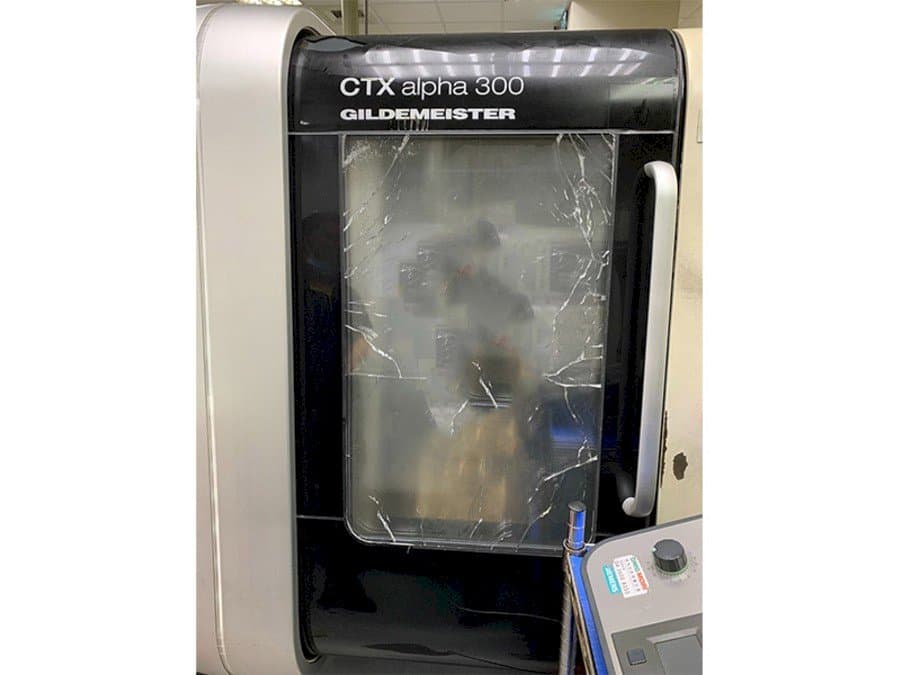 Frontansicht der Gildemeister CTX Alpha 300 V4 Maschine