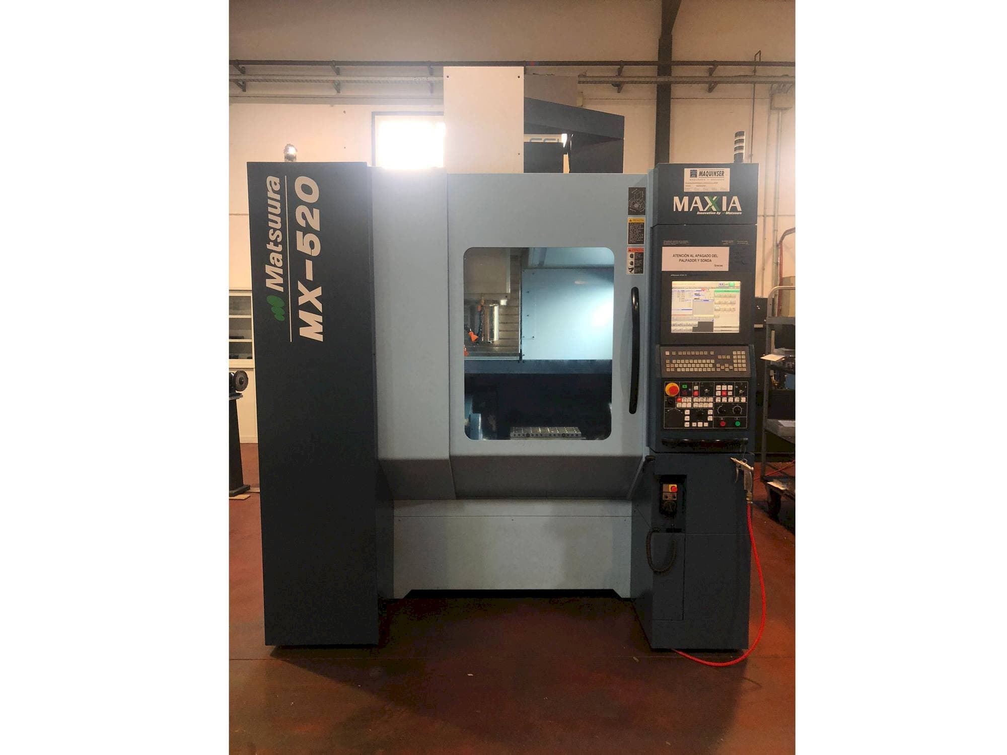 Frontansicht der Matsuura MX-520  Maschine