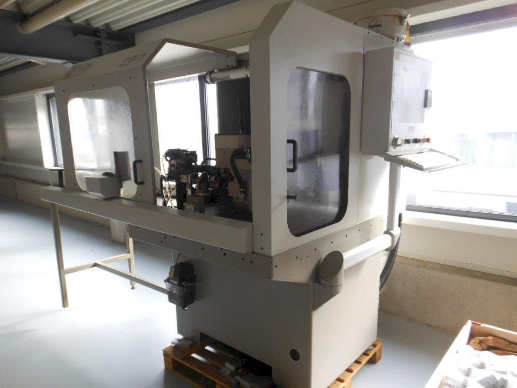 Frontansicht der STARTECH SP7  Maschine