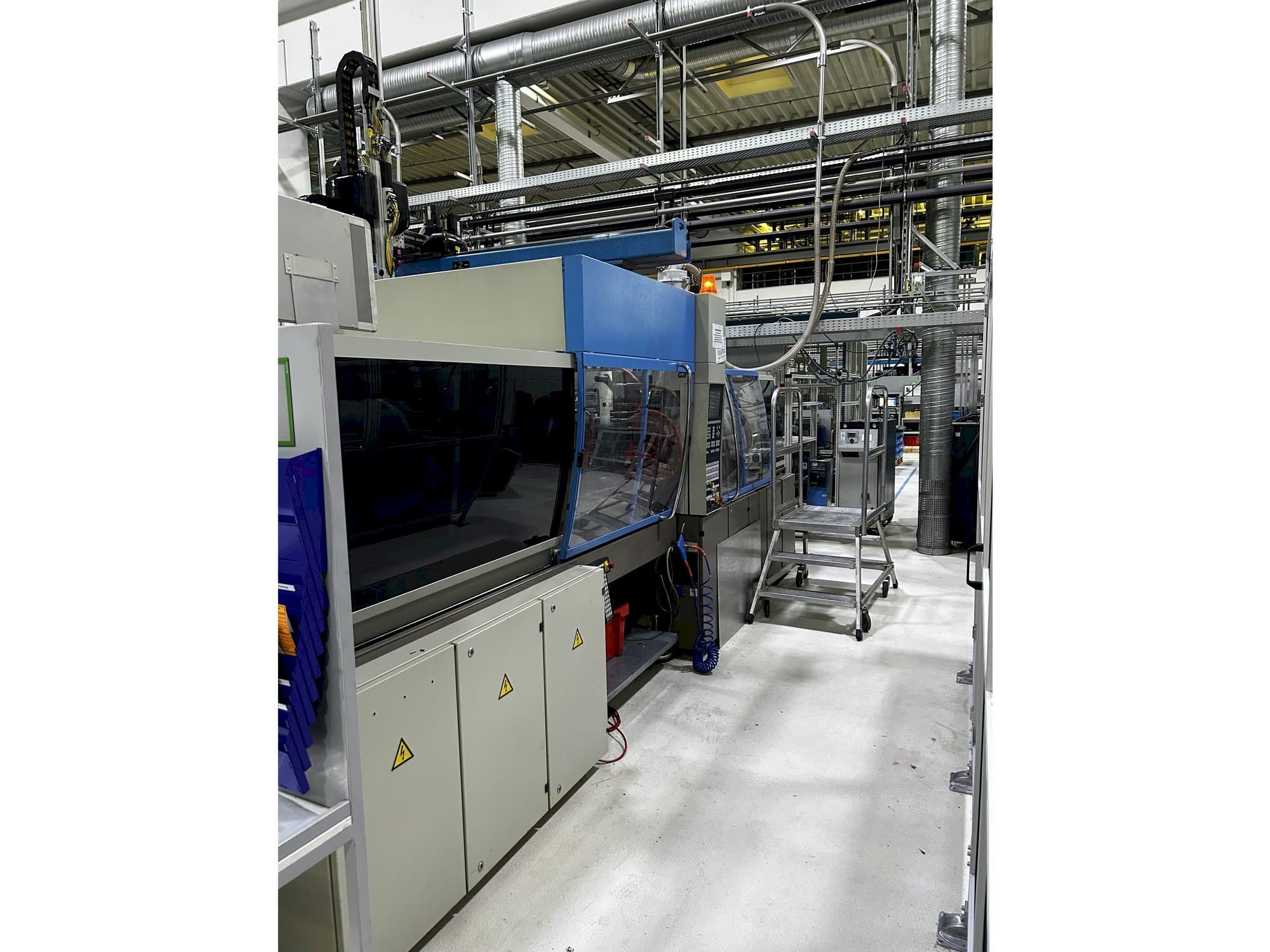 Frontansicht der Engel ES 750/175 HL Maschine