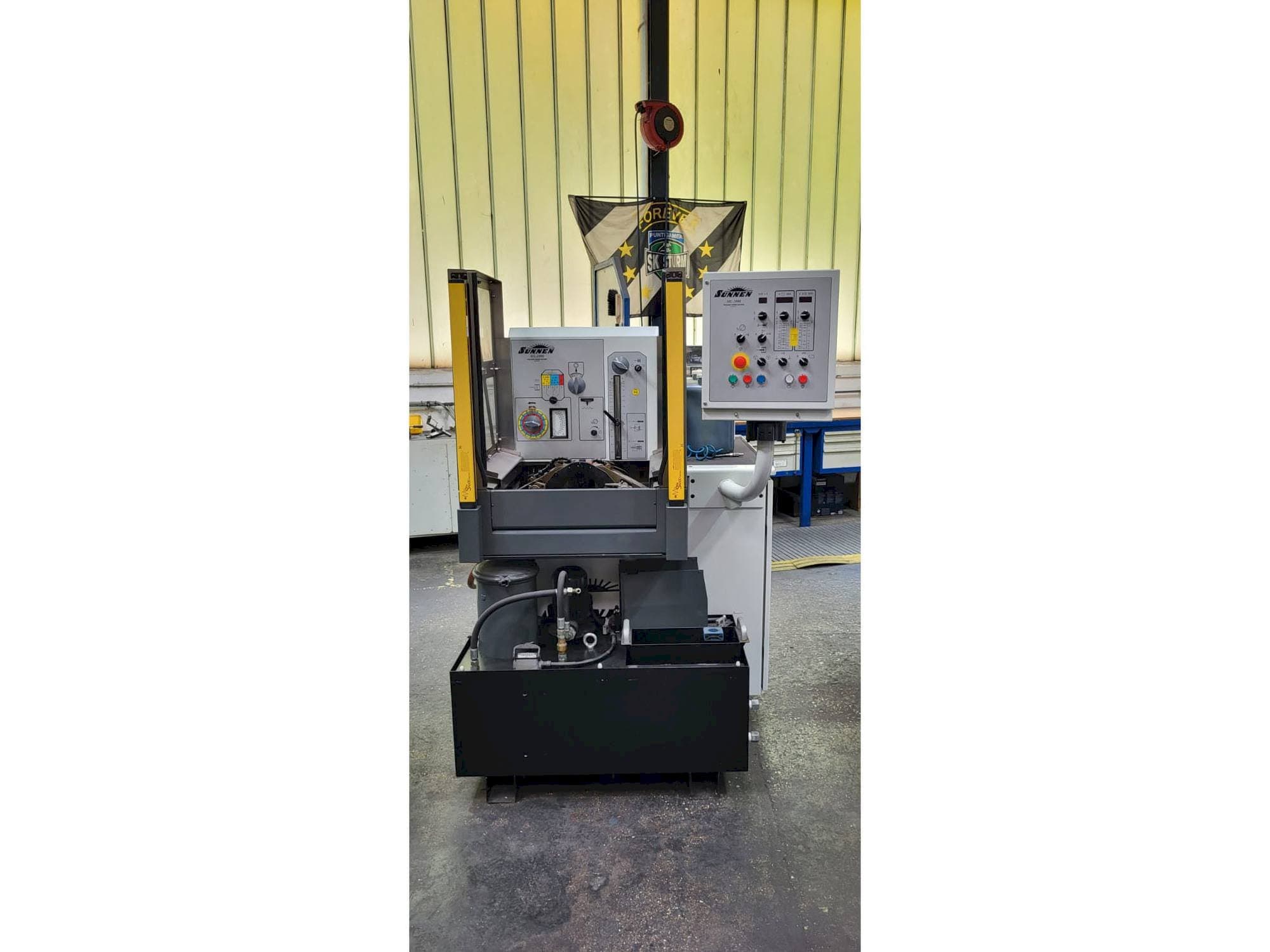 Frontansicht der Sunnen ML-2000 Maschine