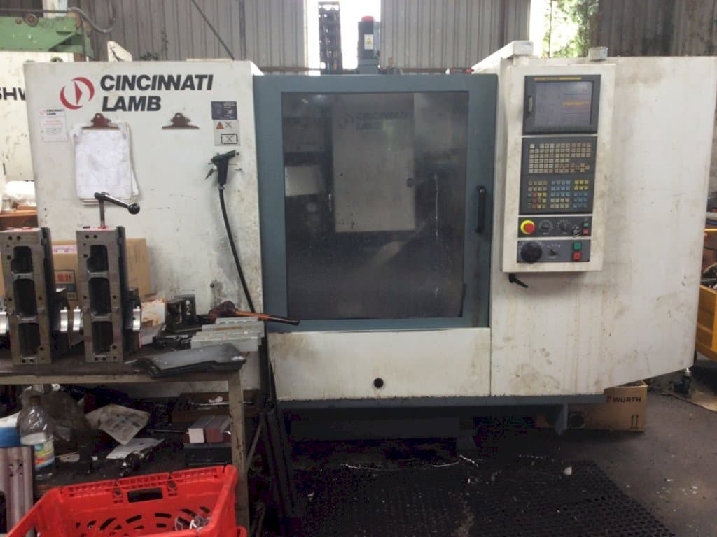 Frontansicht der Cincinnati Lamb VCnC 760 Maschine