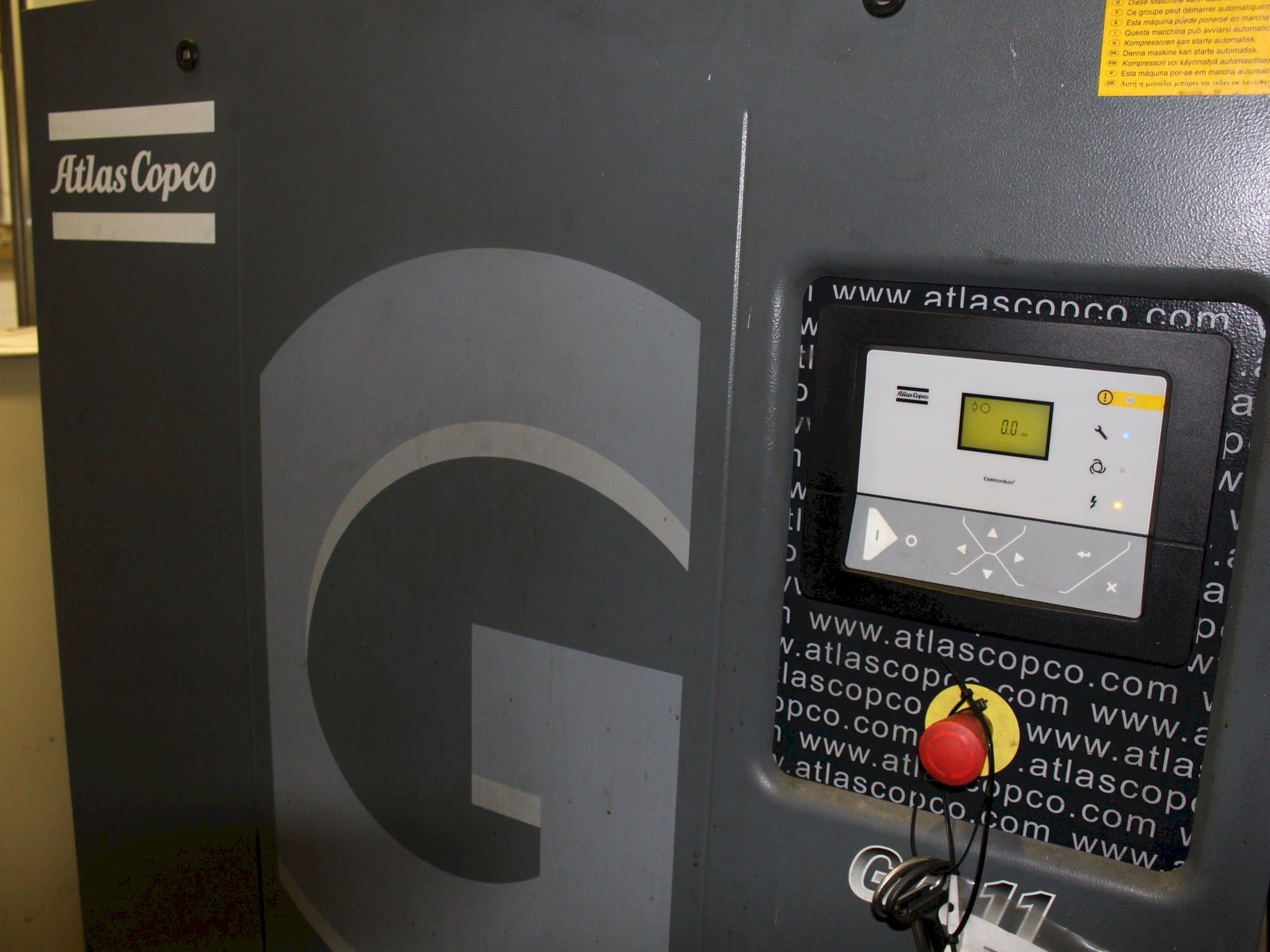 Frontansicht der Atlas Copco GA11 Maschine