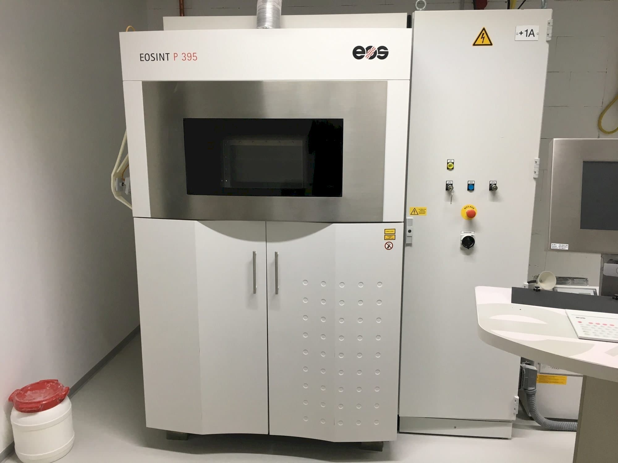 Frontansicht der EOS EOSINT P 395  Maschine