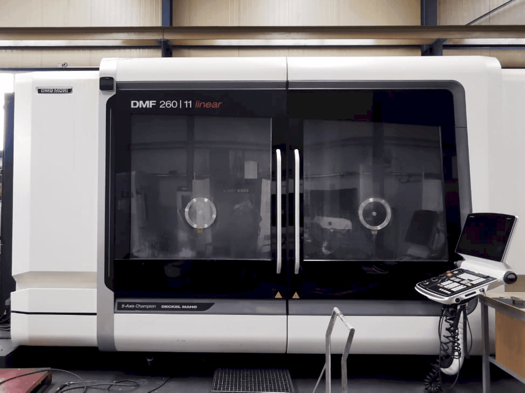 Frontansicht der DMG DMF 260-11 Linear Maschine