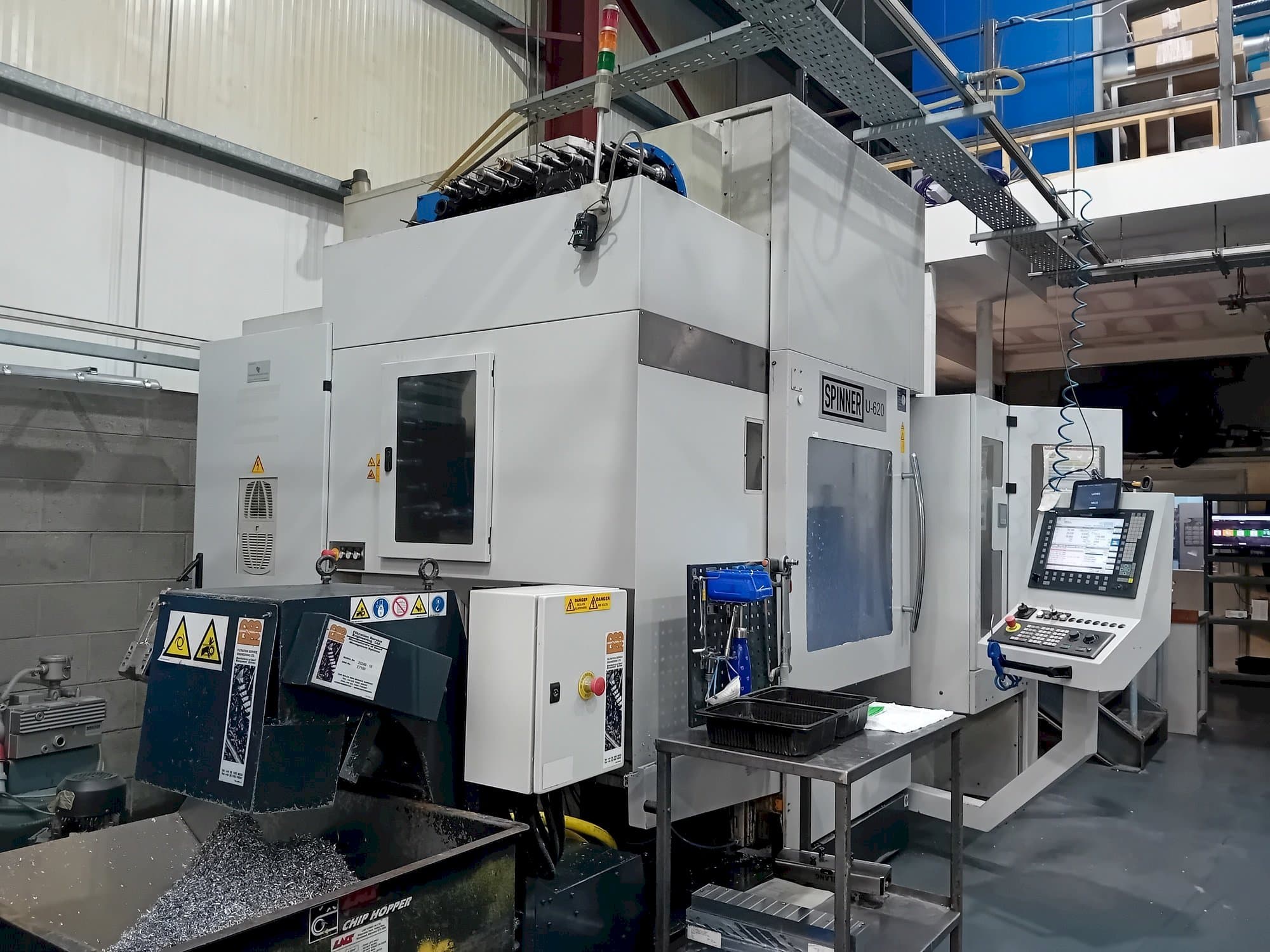 Frontansicht der SPINNER U5-620  Maschine