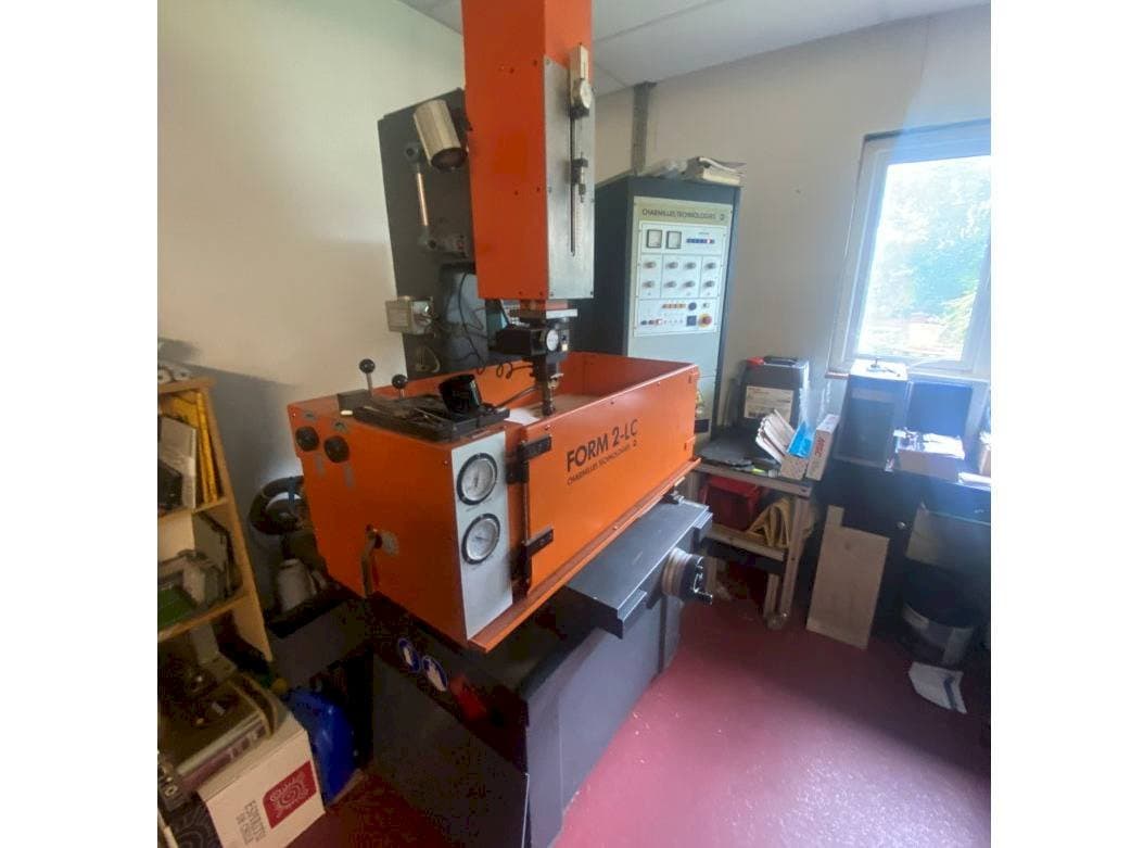 Frontansicht der CHARMILLES Form 2-LC  Maschine