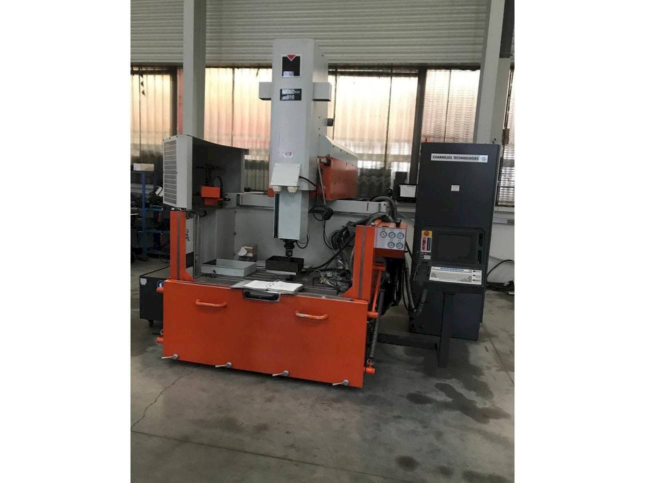 Frontansicht der CHARMILLES ROBOFORM 810  Maschine