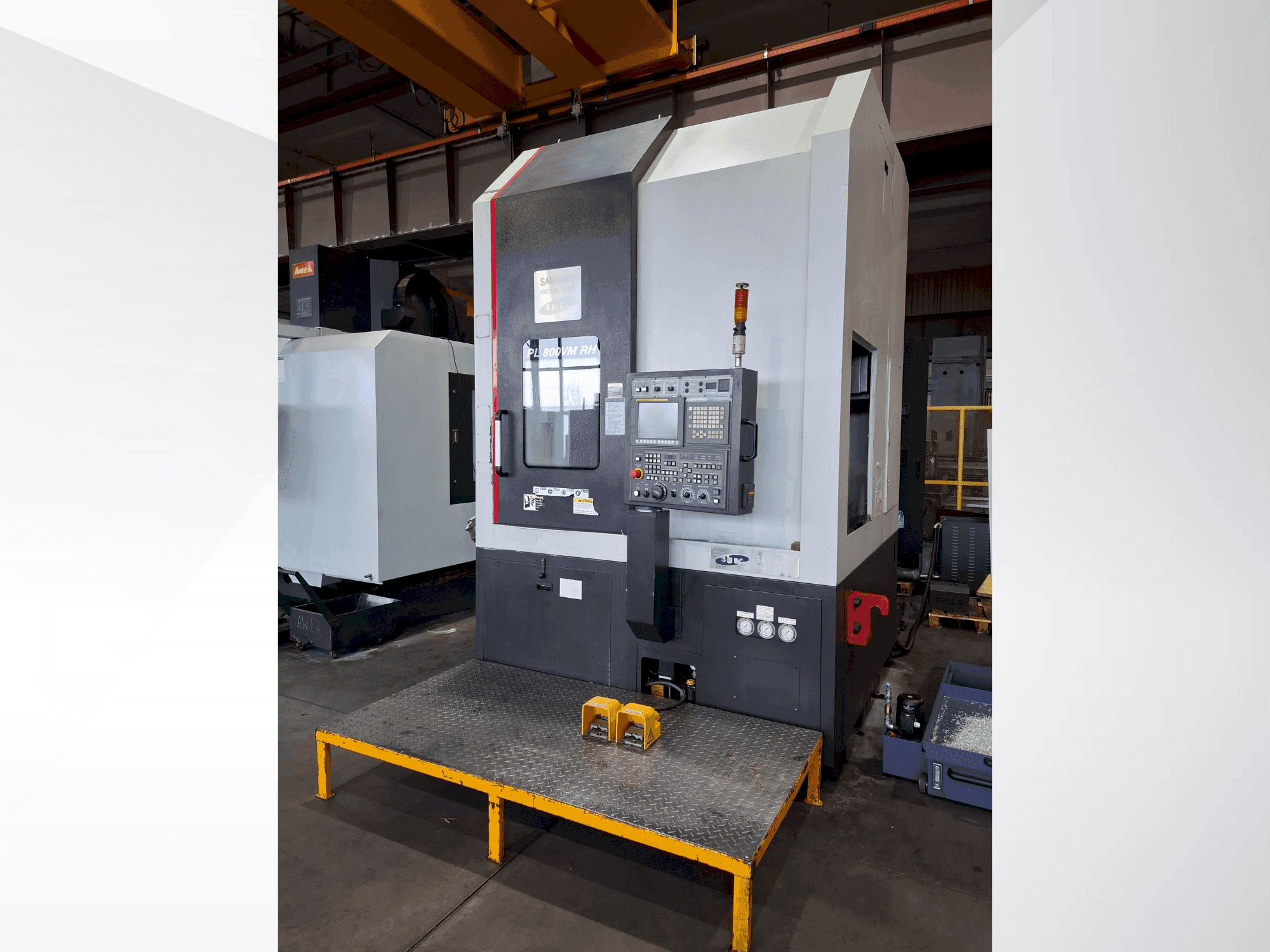 Frontansicht der SMEC PL 800VM RH  Maschine