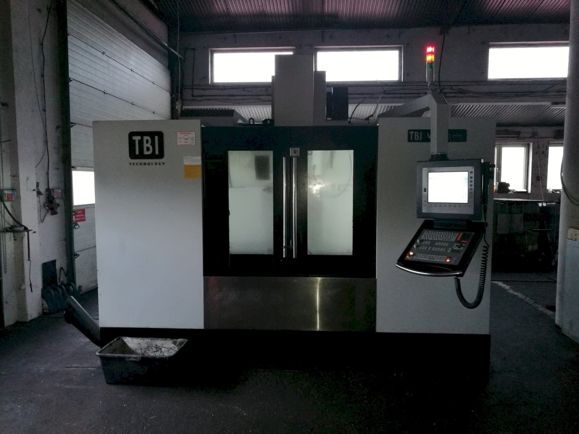 Frontansicht der TBI VC 1270 HH Maschine