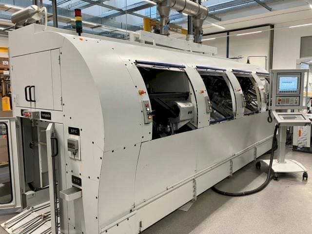 Frontansicht der MIKRON Multistep XS Maschine