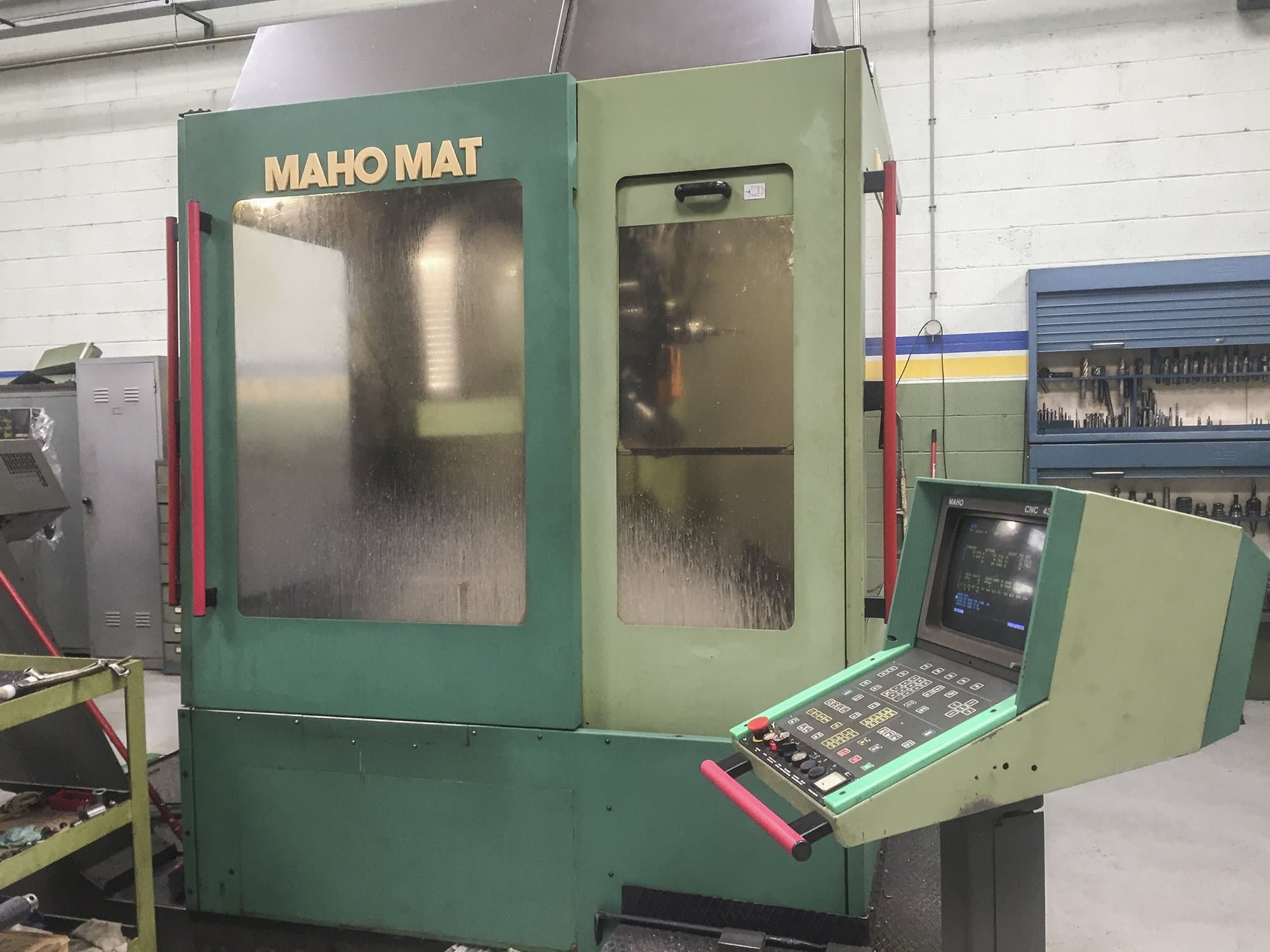 Rechte Ansicht der Maho Mahomat 650 Maschine