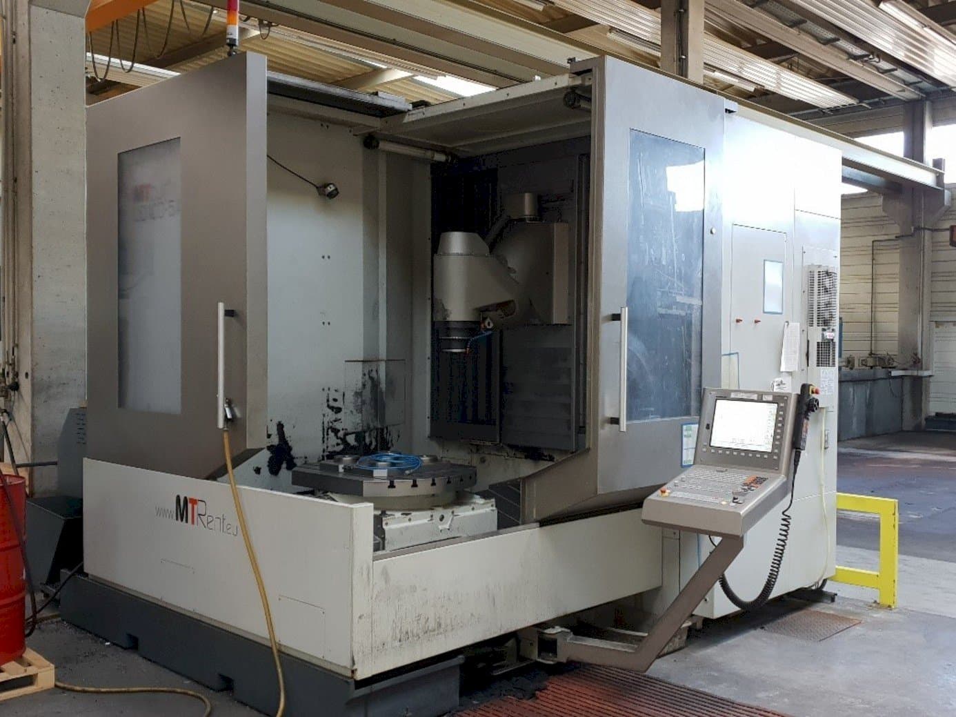 Frontansicht der MTcut UD100H-5ASi Maschine