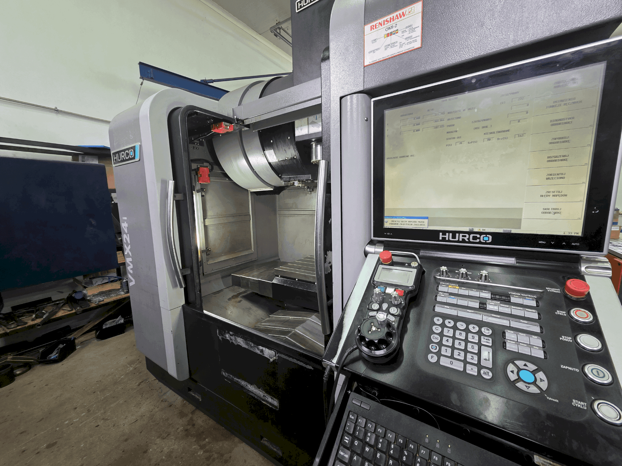 Frontansicht der Hurco VMX 24i  Maschine