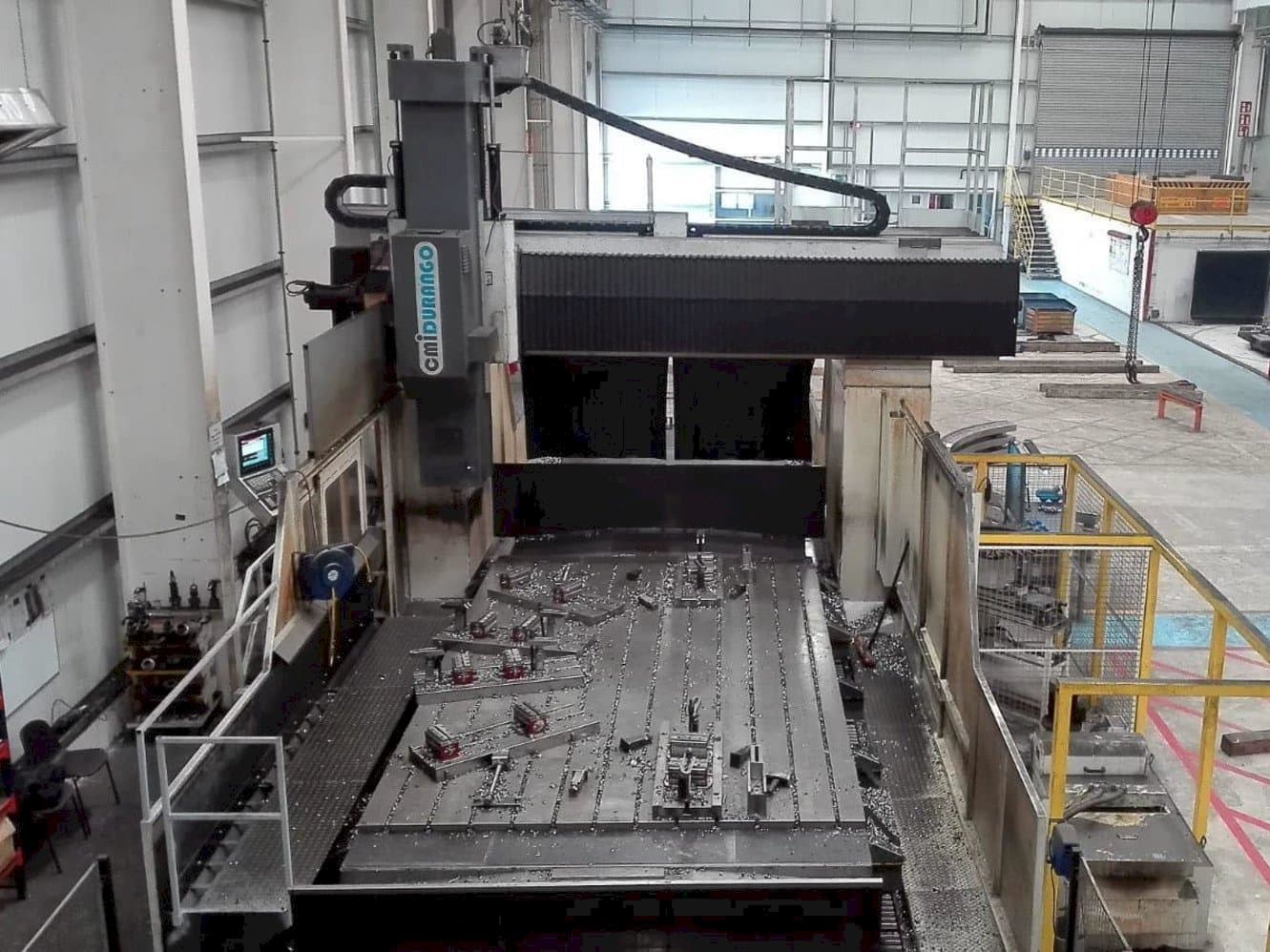 Frontansicht der cmiDURANGO FPF310-5000 Maschine