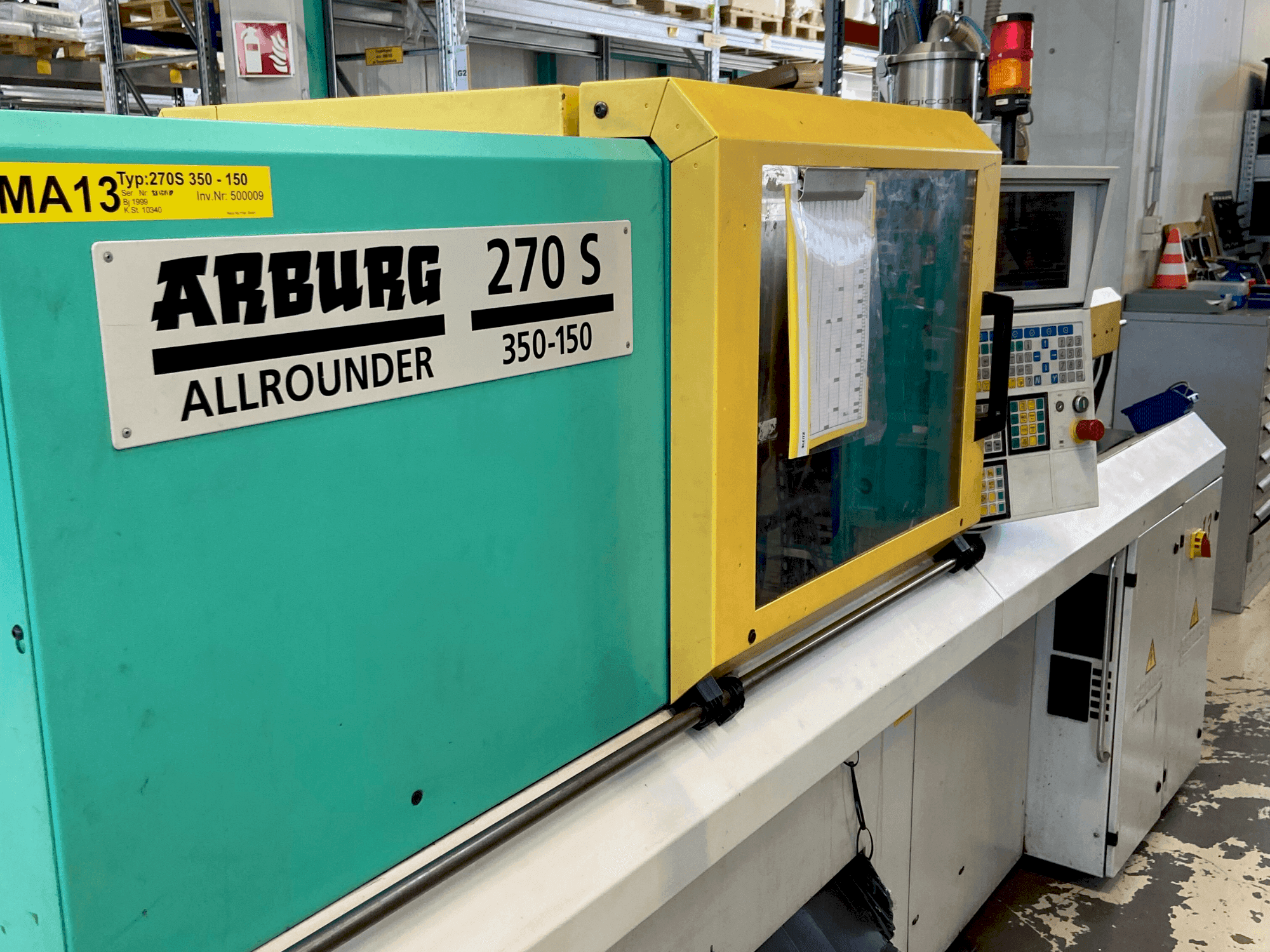 Frontansicht der Arburg Allrounder 270 S 250-60 Maschine
