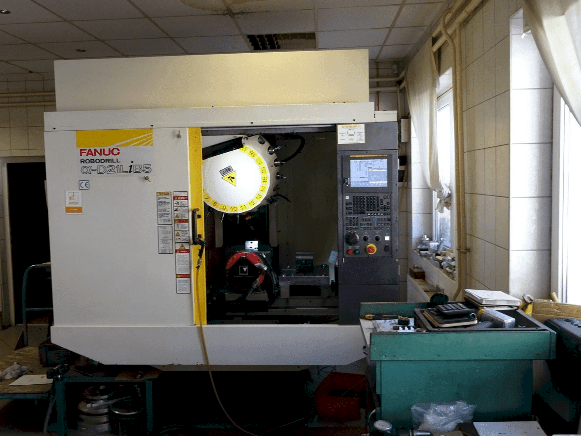 Frontansicht der FANUC Alfa D21LiB5 Maschine