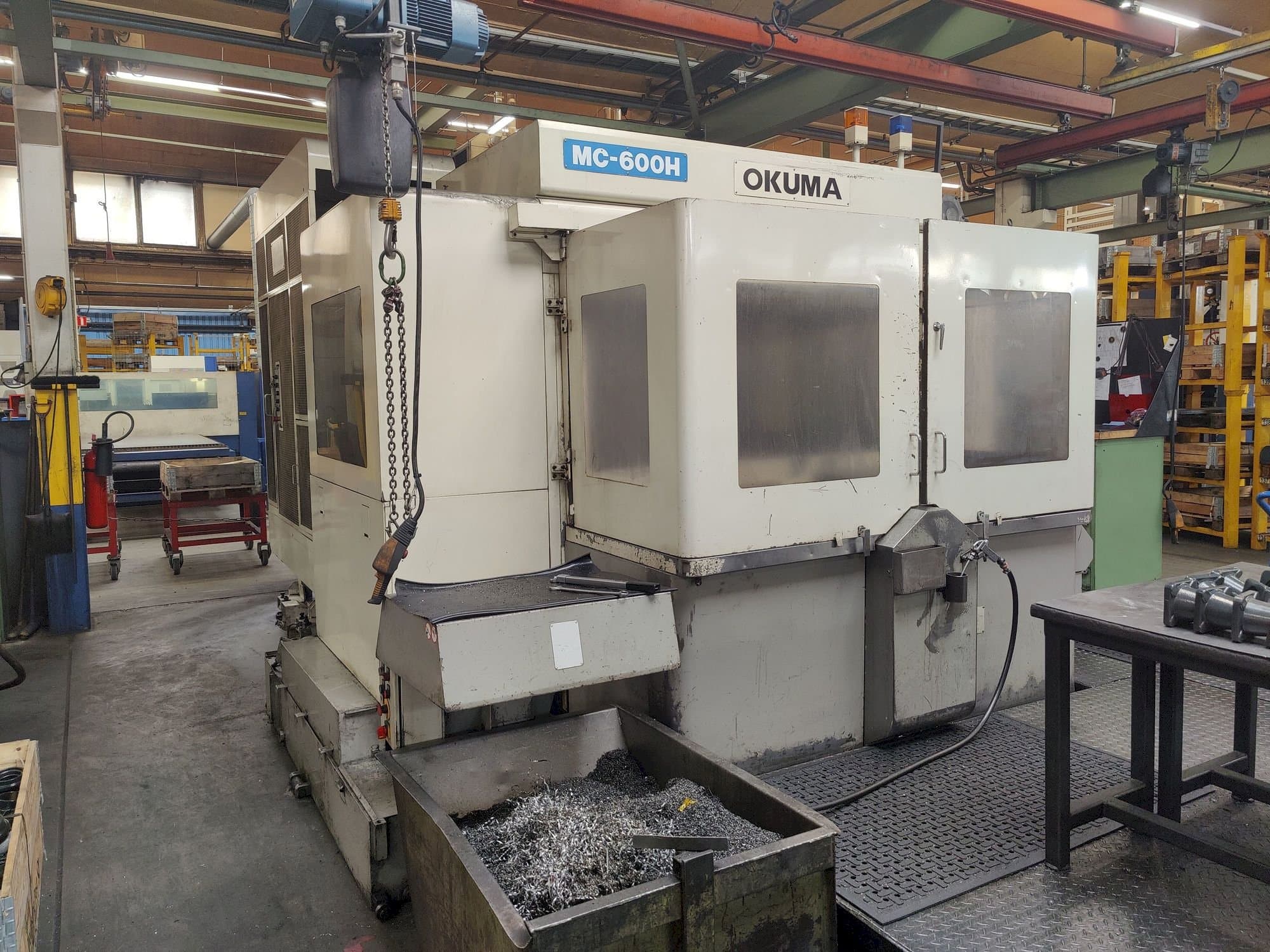 Frontansicht der Okuma MC-600 H Maschine
