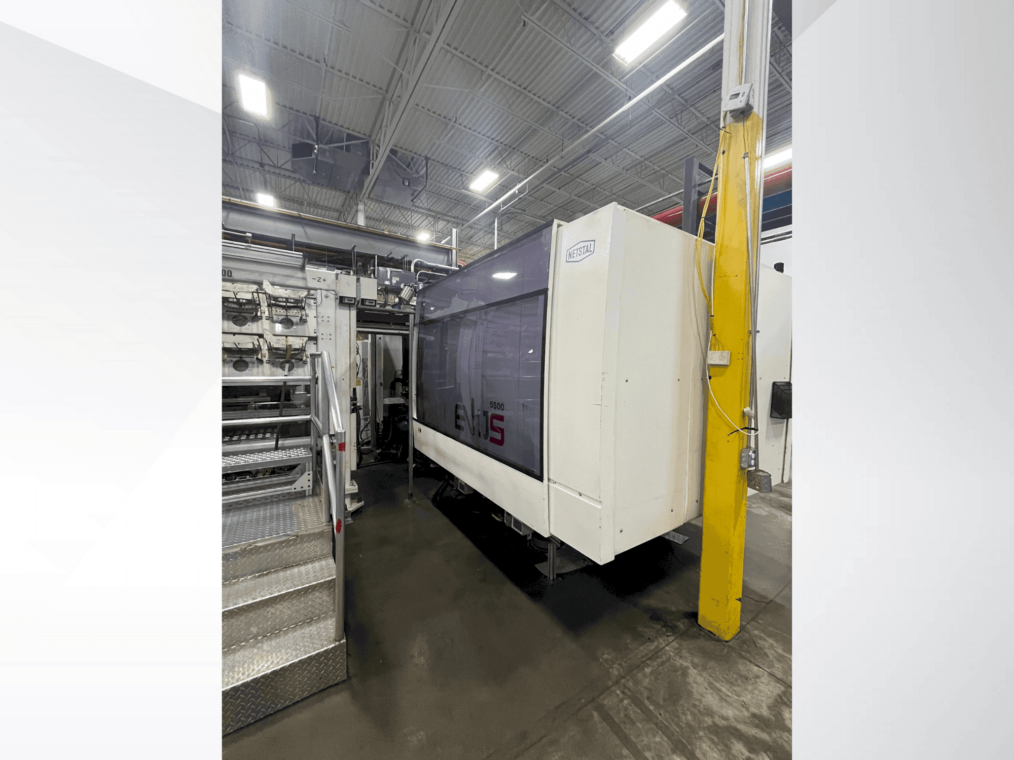 Frontansicht der Netstal EVOS 5500-2900 Speed  Maschine