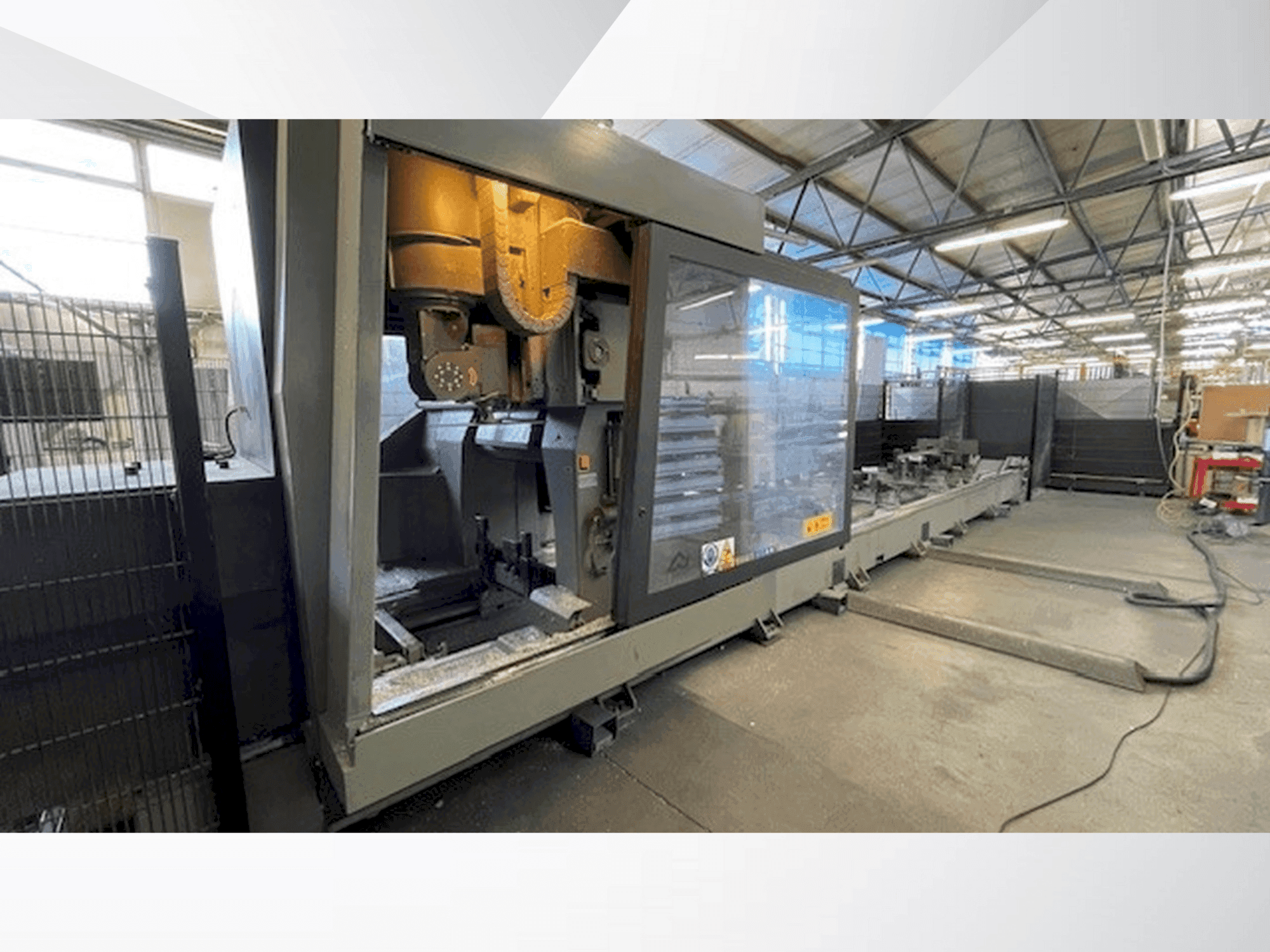 Frontansicht der Emmegi SATELLITE XT 7800  Maschine