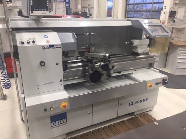 Frontansicht der GDW LZ400 VS Maschine