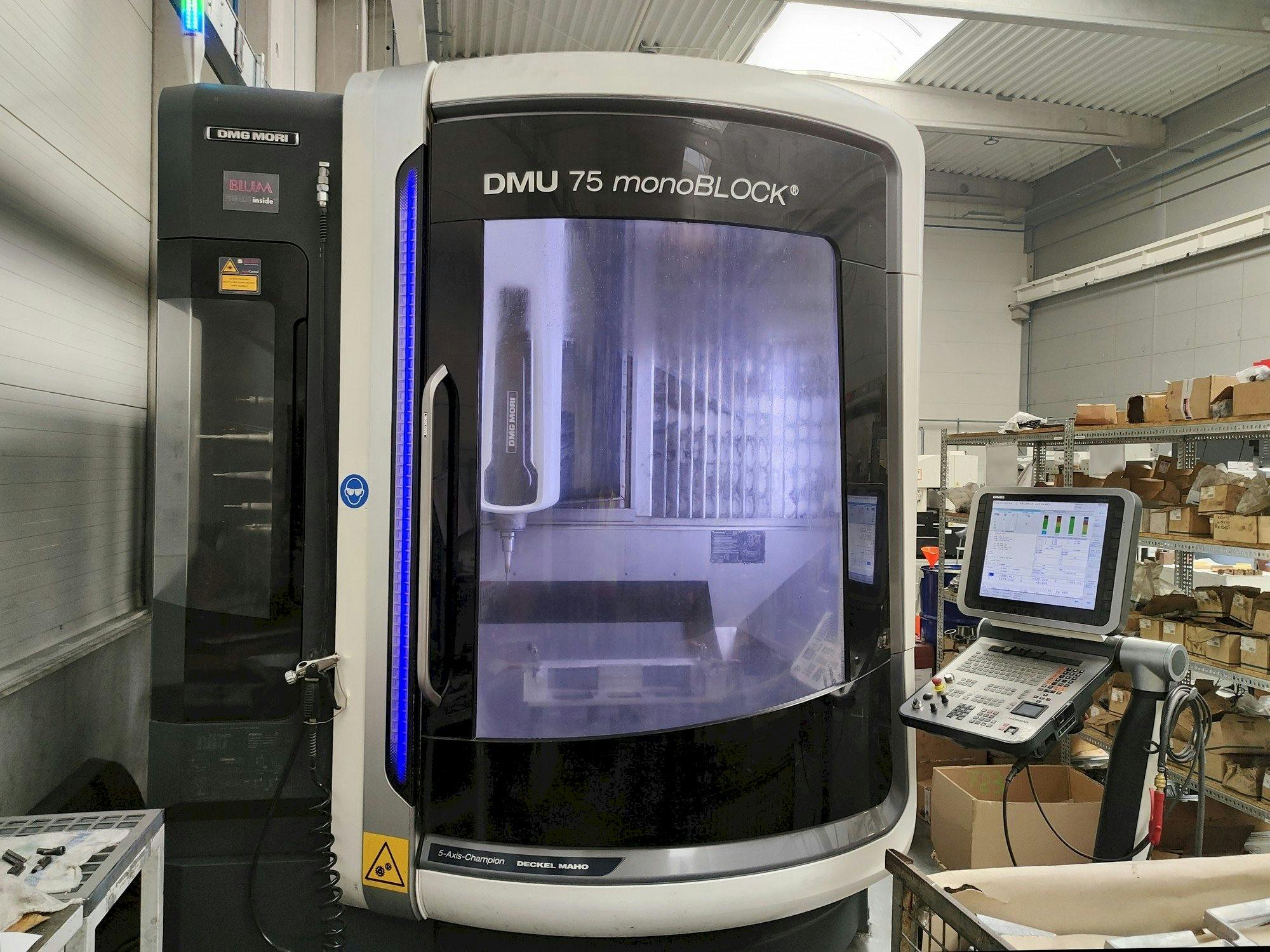 Frontansicht der DMG MORI DMU 75 monoBLOCK  Maschine