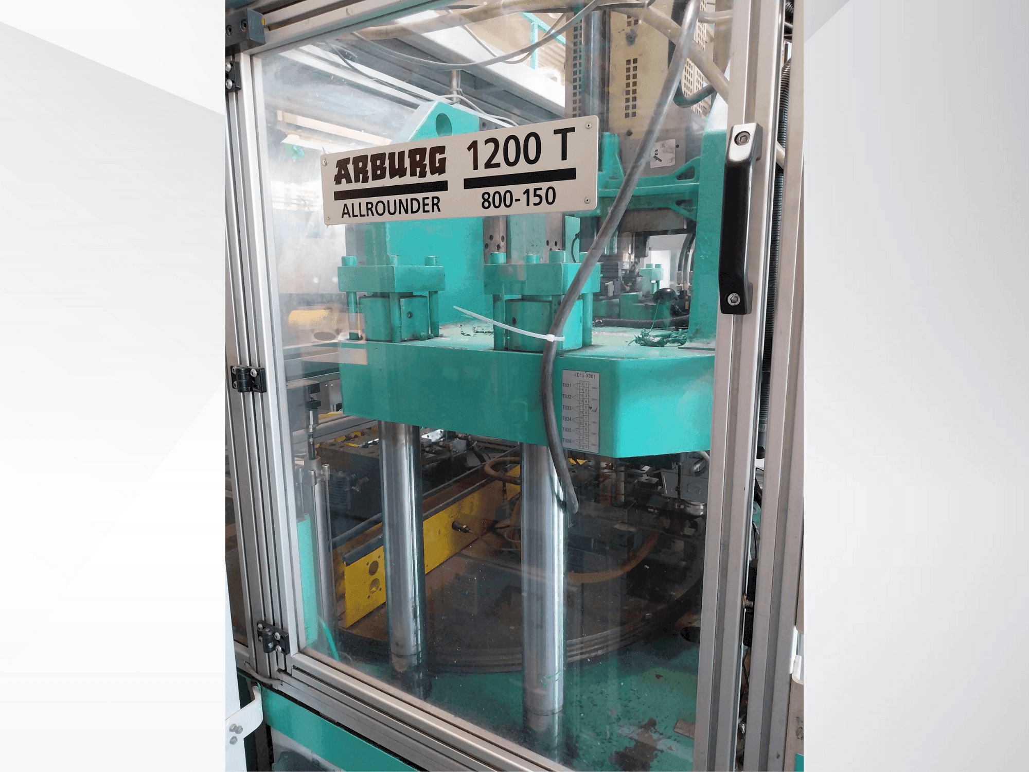 Frontansicht der Arburg Allrounder 1200T 800-150 Maschine