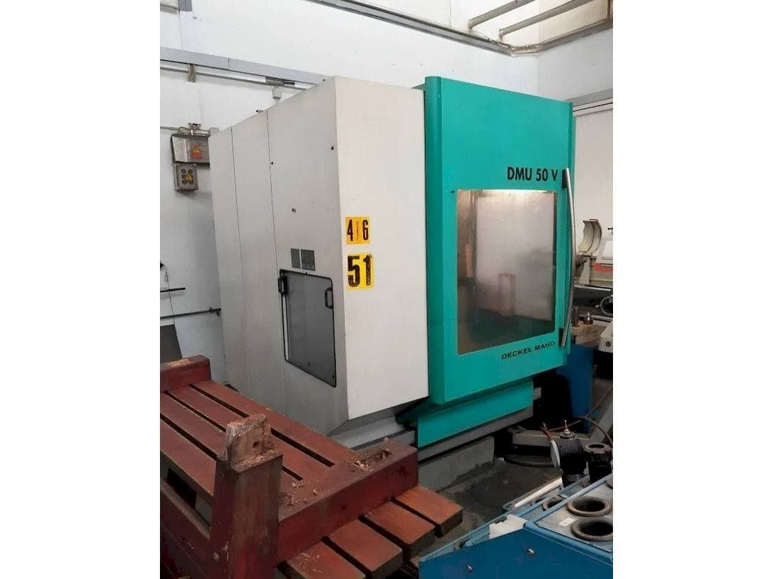 Linke Seitenansicht der DECKEL MAHO DMU 50 V Maschine