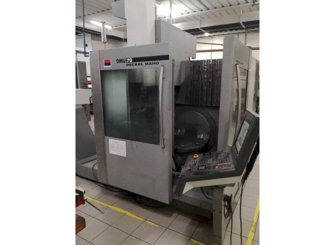 Frontansicht der DECKEL MAHO DMU 70 Maschine