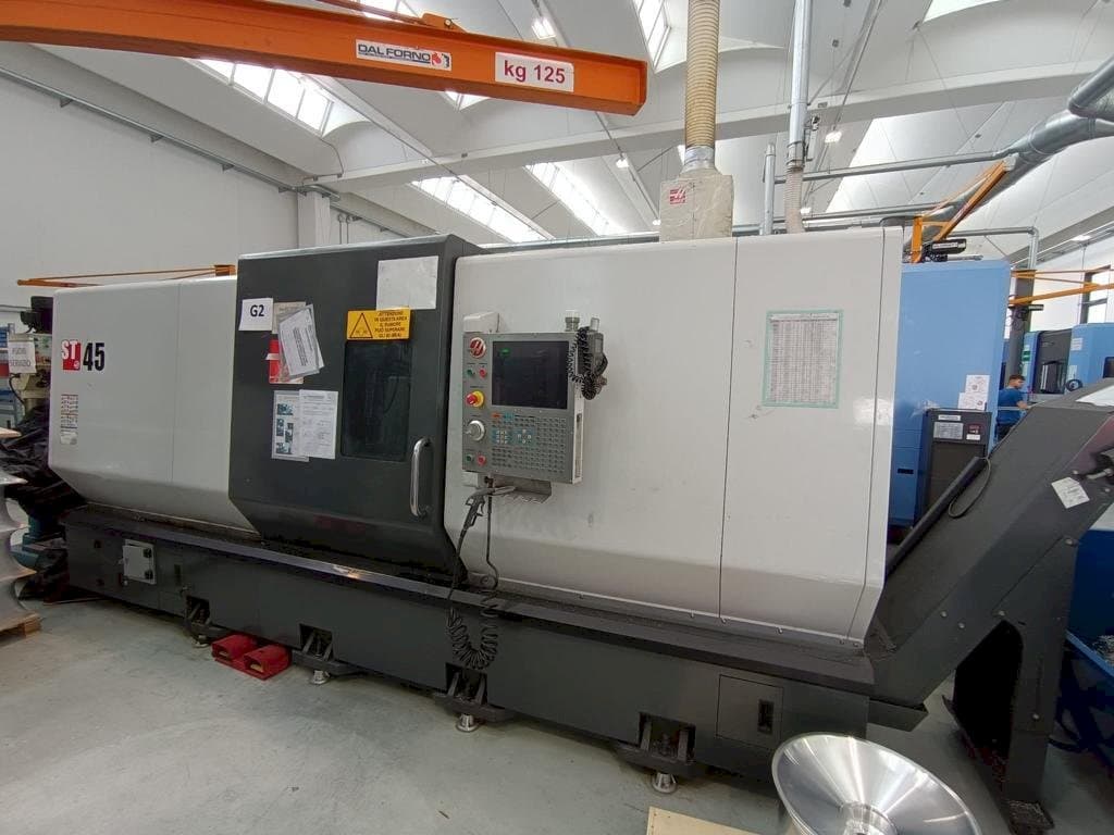 Frontansicht der HAAS ST 45  Maschine