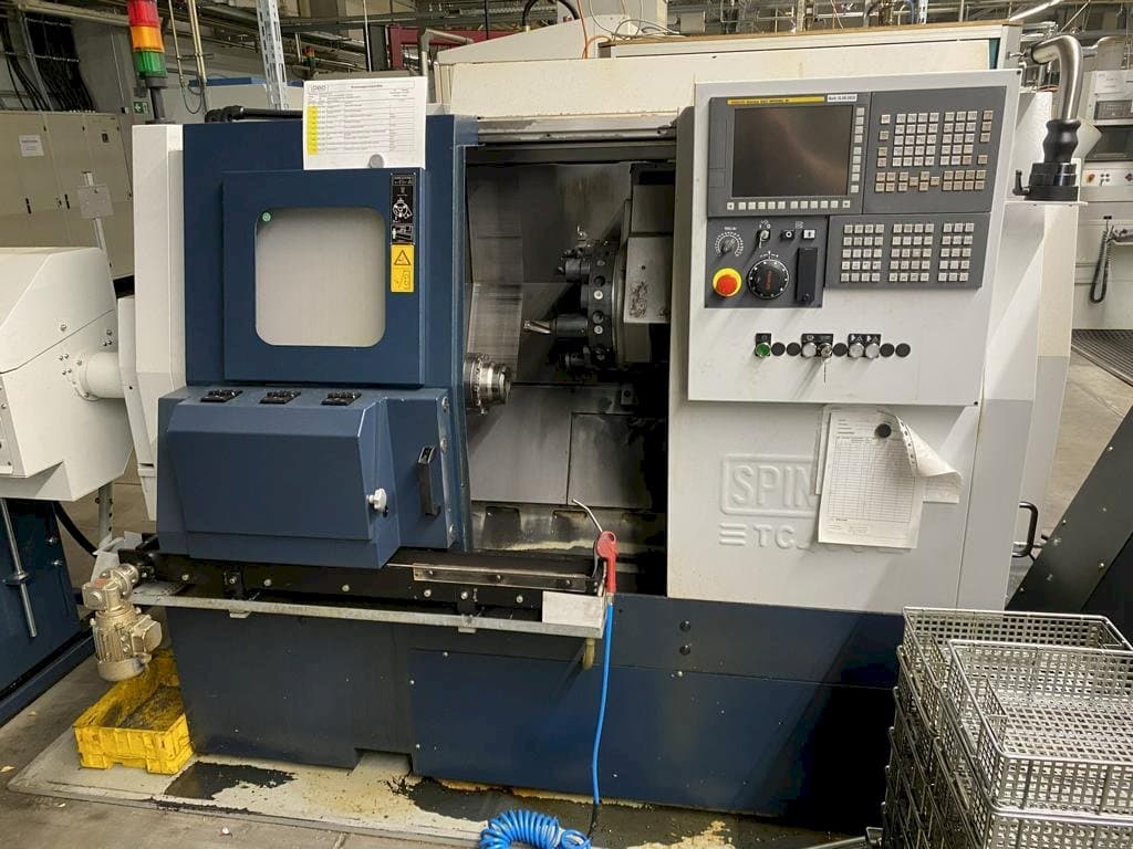 Frontansicht der SPINNER TC400 52MC  Maschine