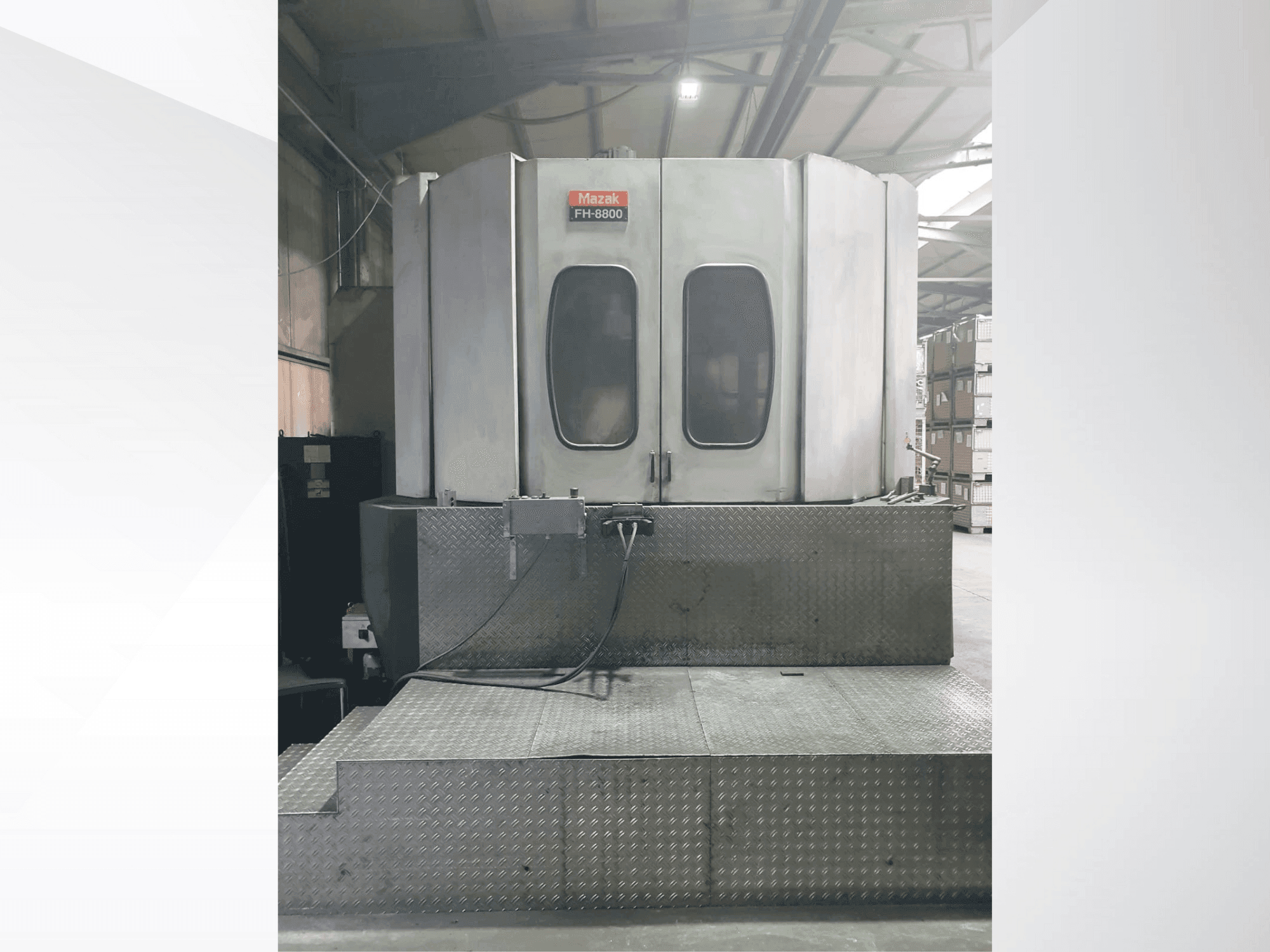 Frontansicht der Mazak FH 8800  Maschine