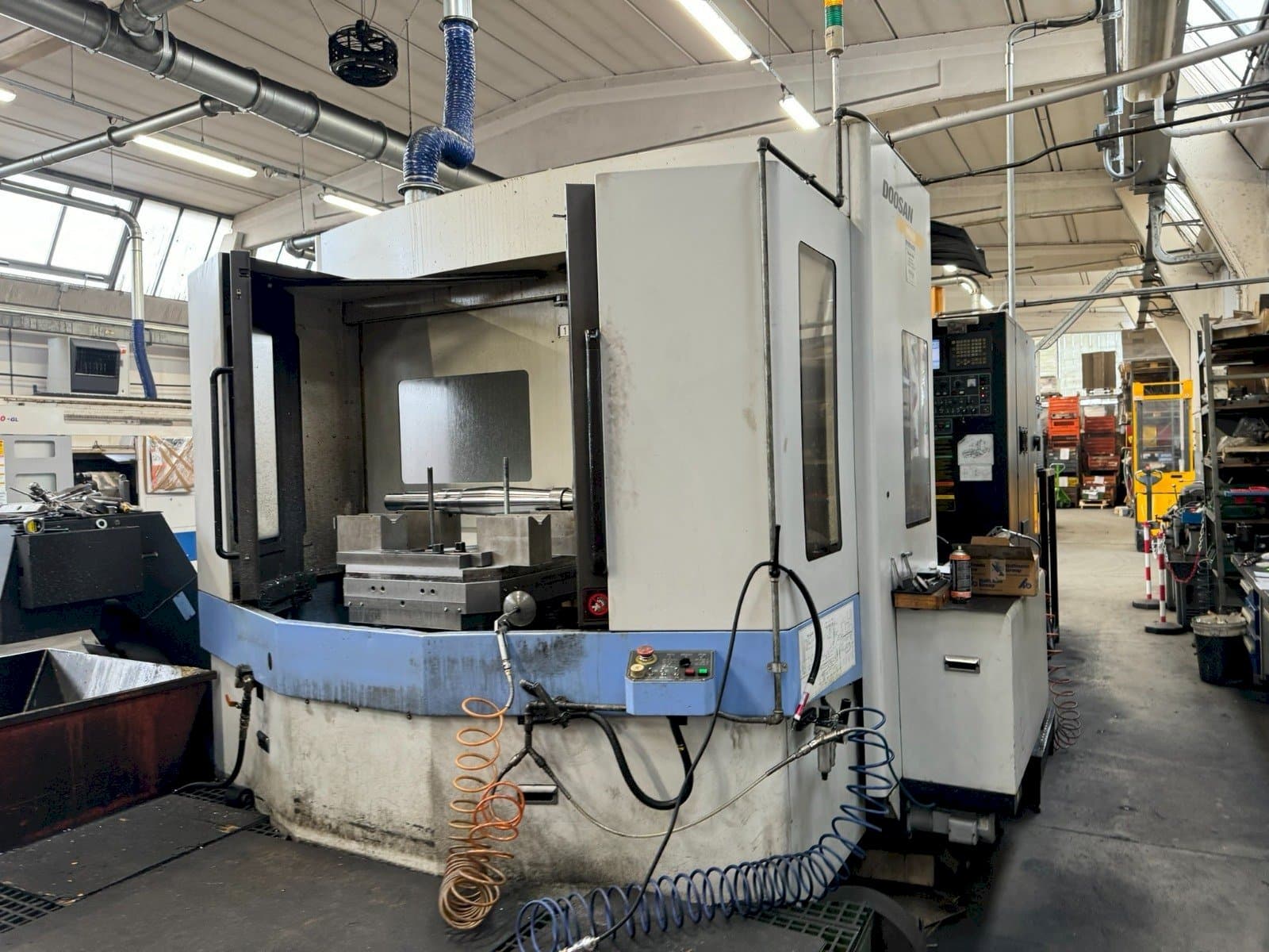 Frontansicht der DOOSAN HM 630  Maschine