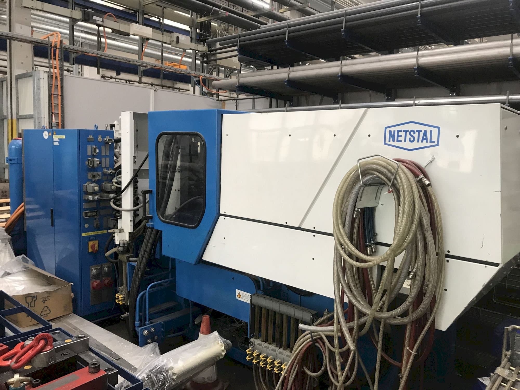 Frontansicht der Netstal S-600-110/60 Maschine