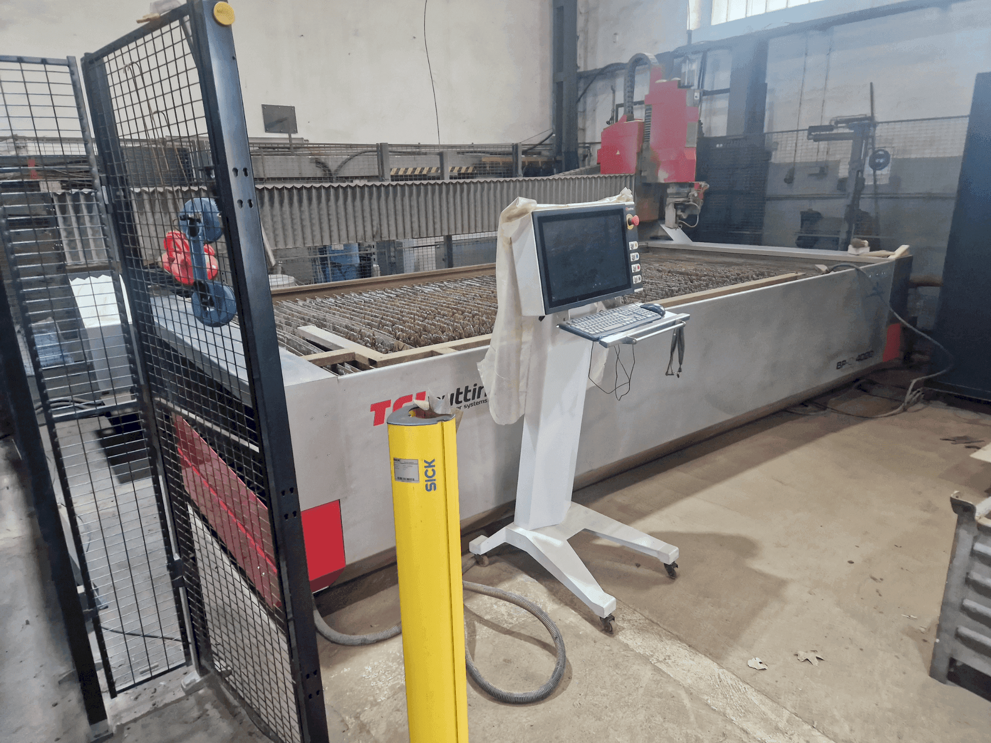 Frontansicht der TCI BP-C 4020 5X Maschine